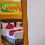 El Descanso Del Navegante Frente Al Mar