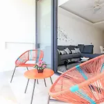 Menesse-2Bedrooms-Perfectspot Steps To The Ocean