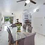 Casa Con Vista A La Marina, A Unos Pasos De La Playa