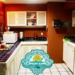Hostel La Isla Playa