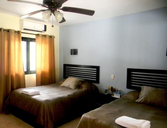 El Paraiso Hotel