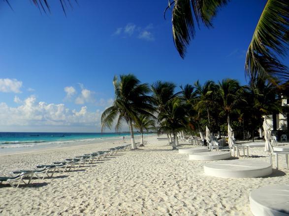 El Paraiso Hotel