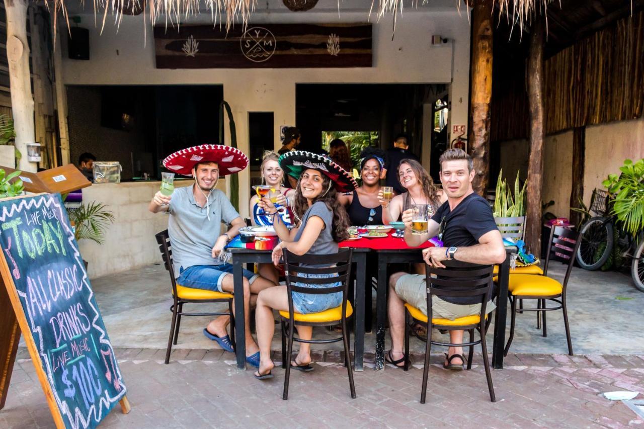 Acomodação com café da manhã  Oostel Smart - Playa