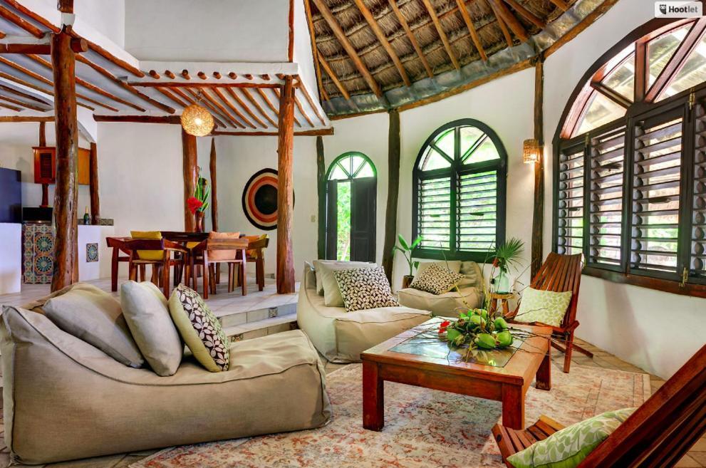 Beachfront Bungalows- Soliman Bay Holiday home *