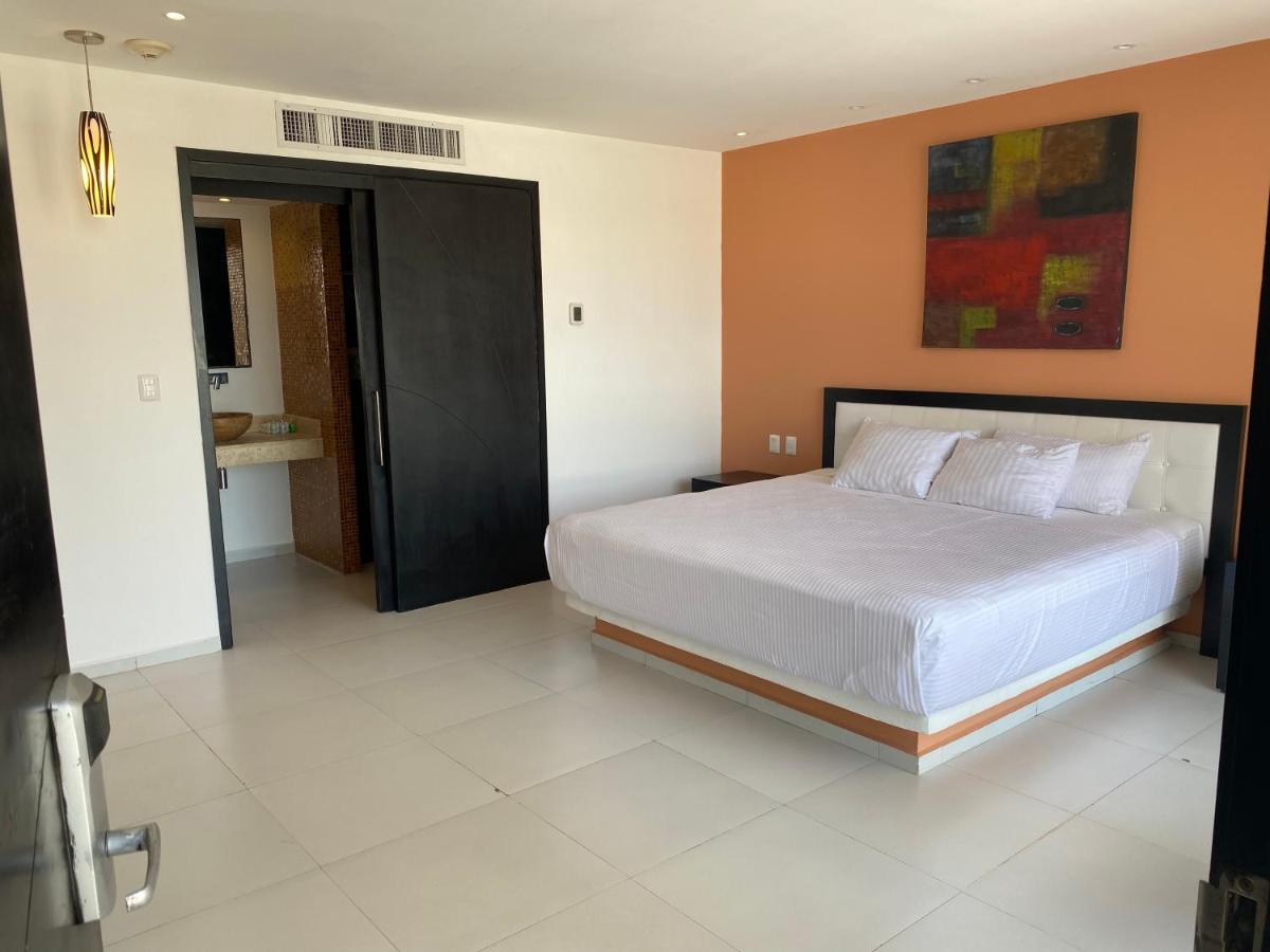 Cache & (adults Only) Hotel
