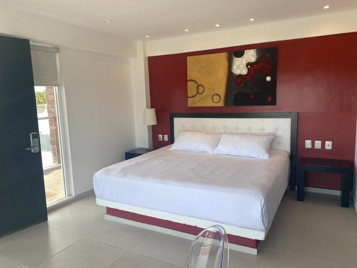 Cache & (adults Only) Hotel