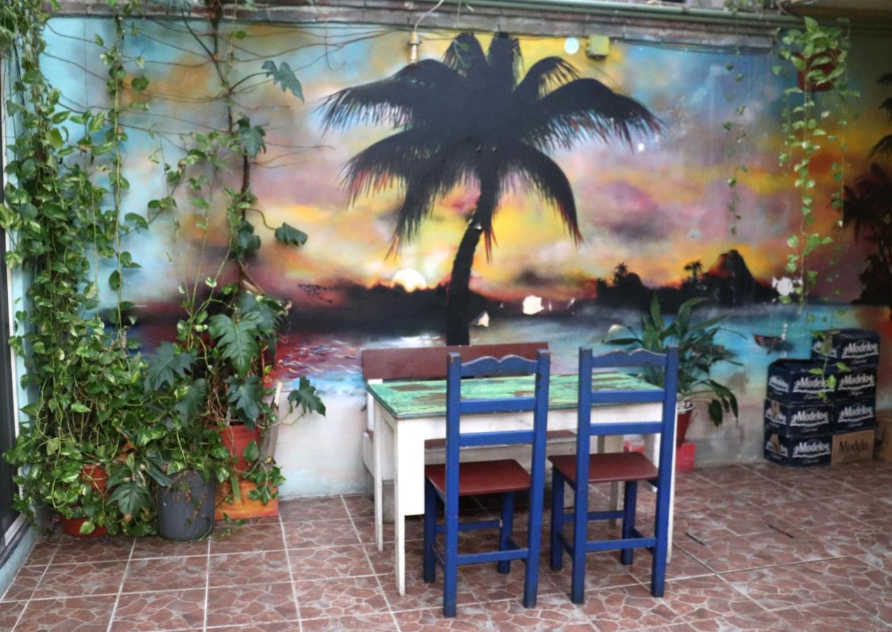 Tres Mundos Albergue *