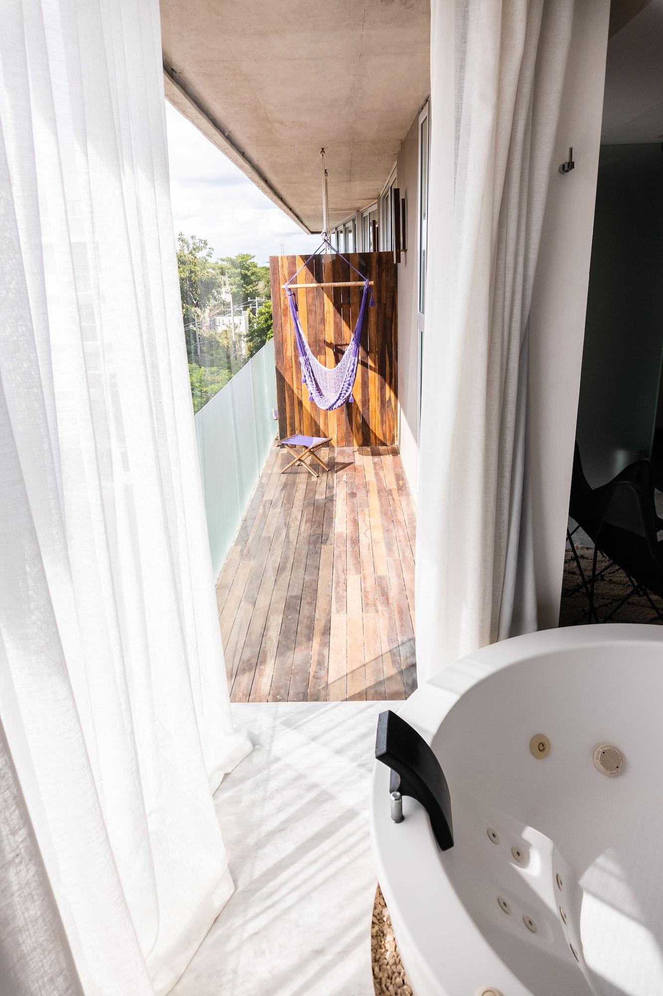 Be Playa Boutique & Rooftop Bar Playa del Carmen