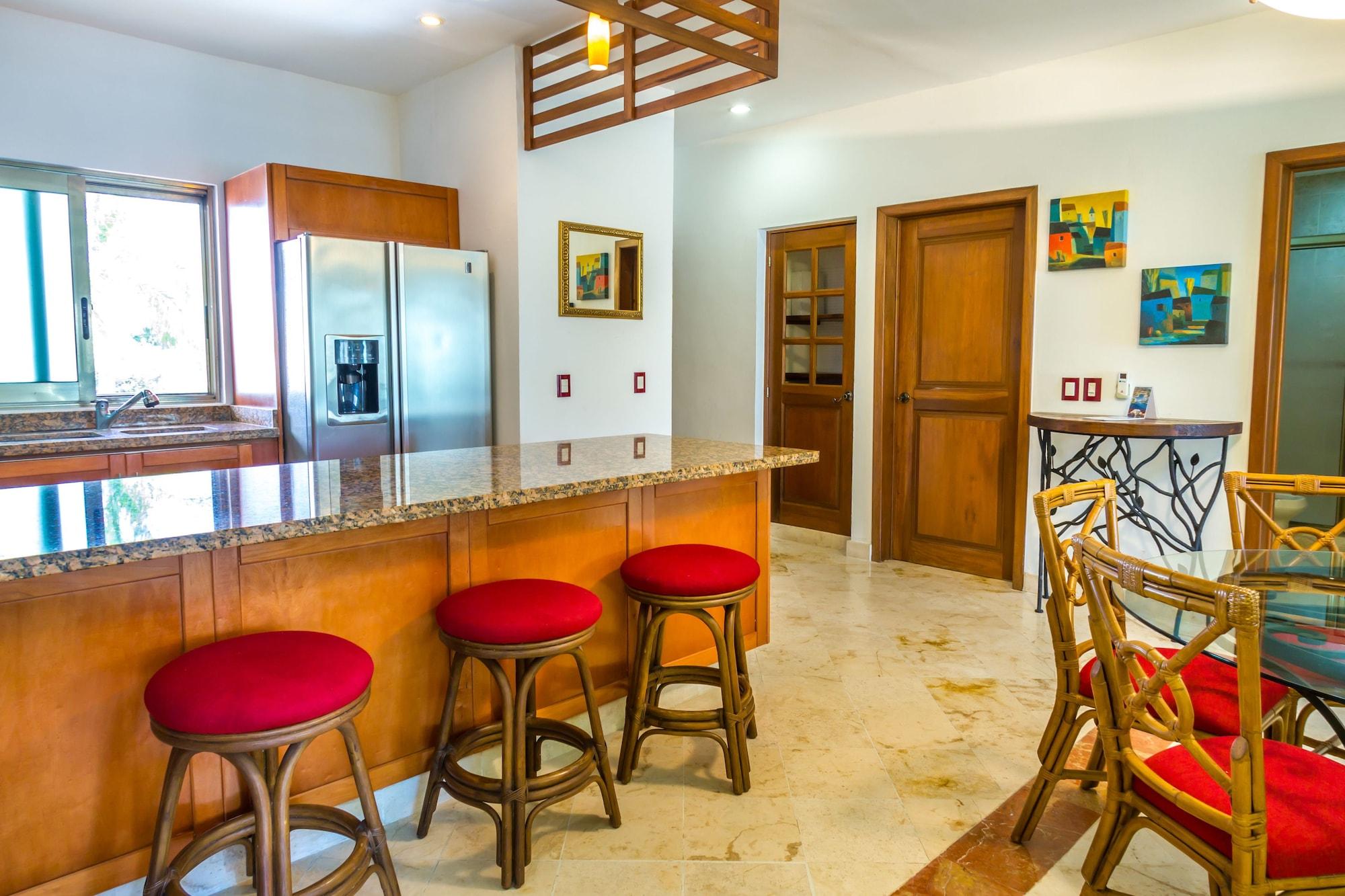 Encanto Paseo Del Sol Apartment
