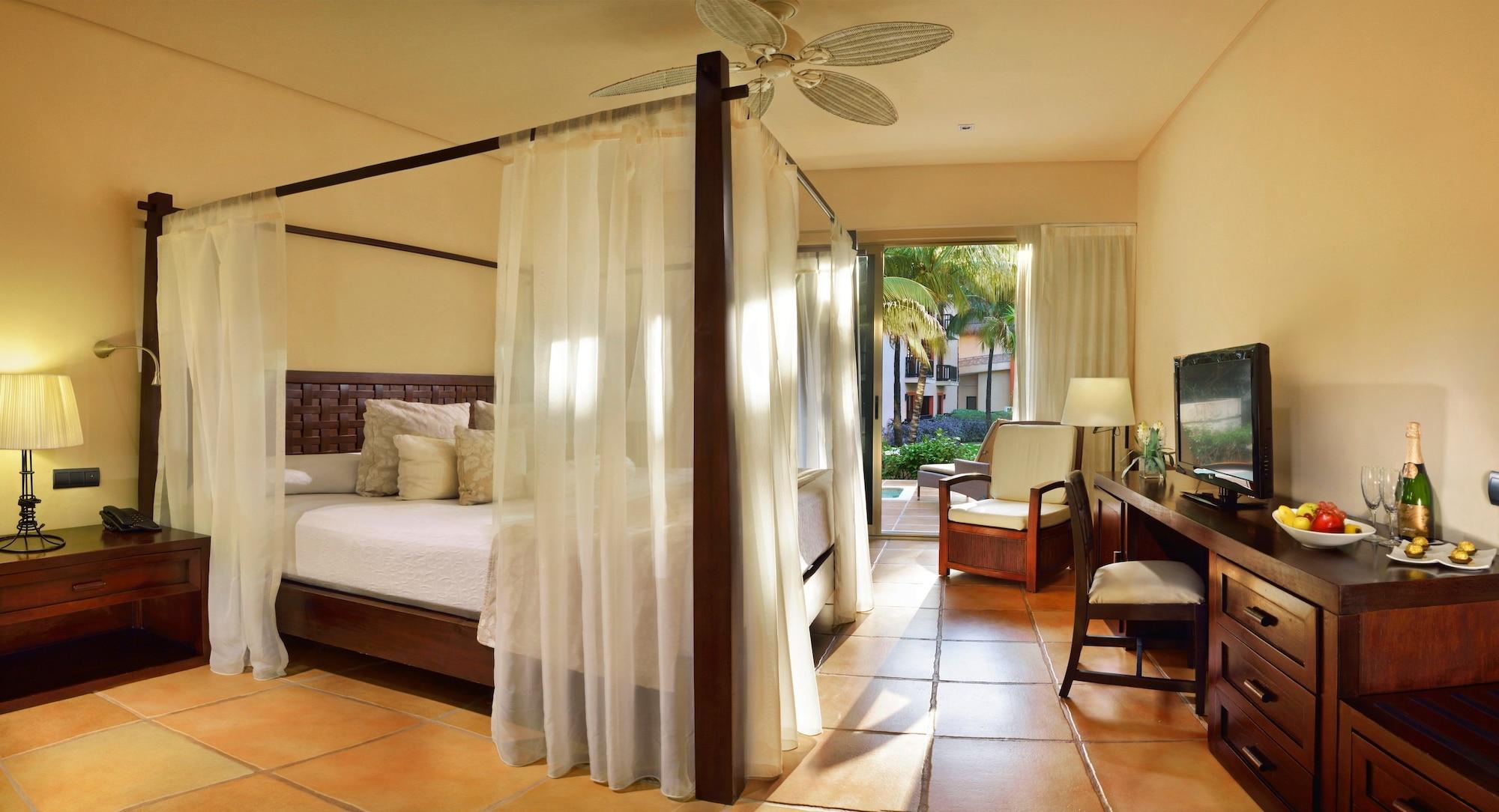 Catalonia Yucatan & Hotel Puerto Aventuras