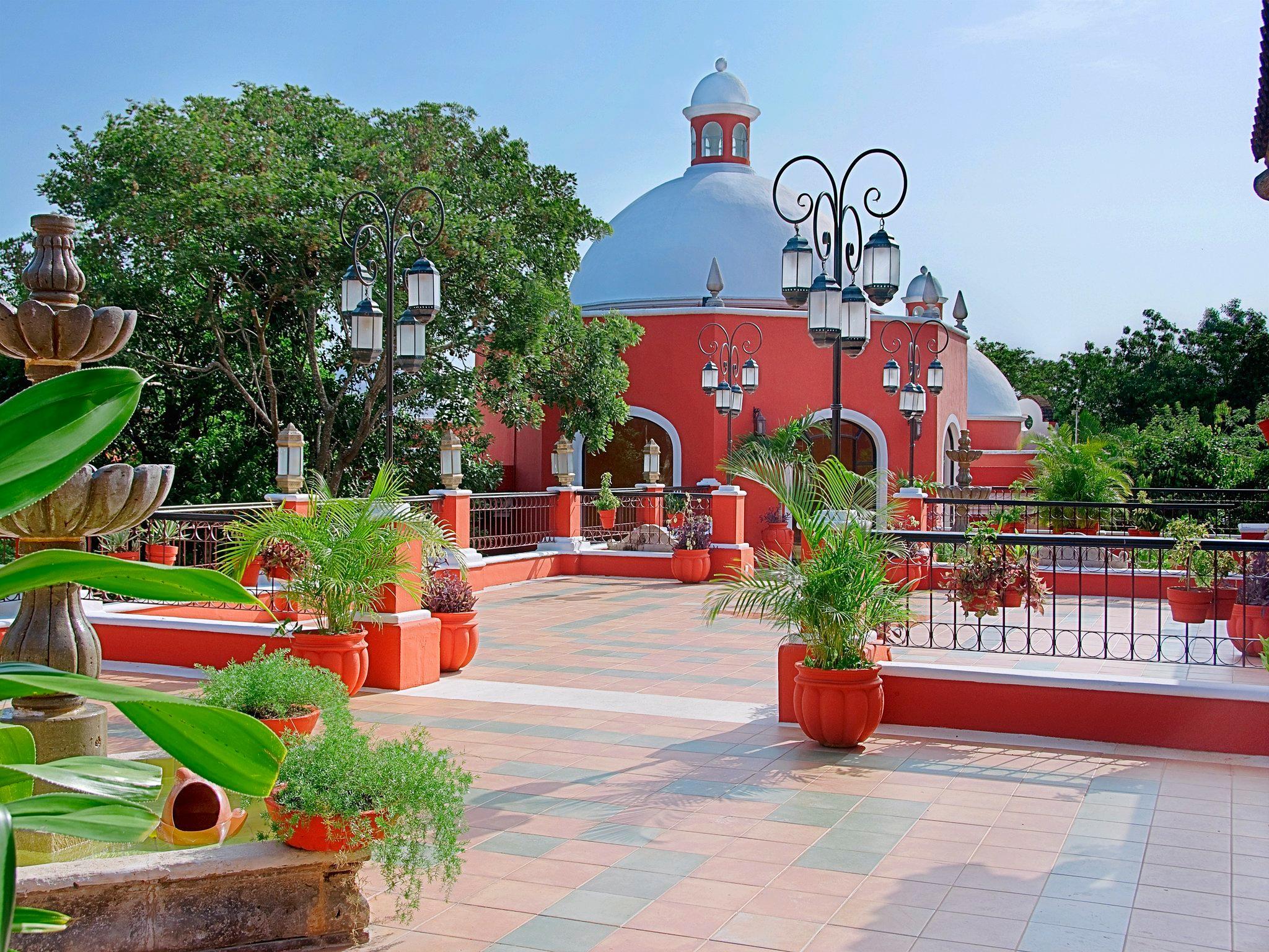 Occidental Resort