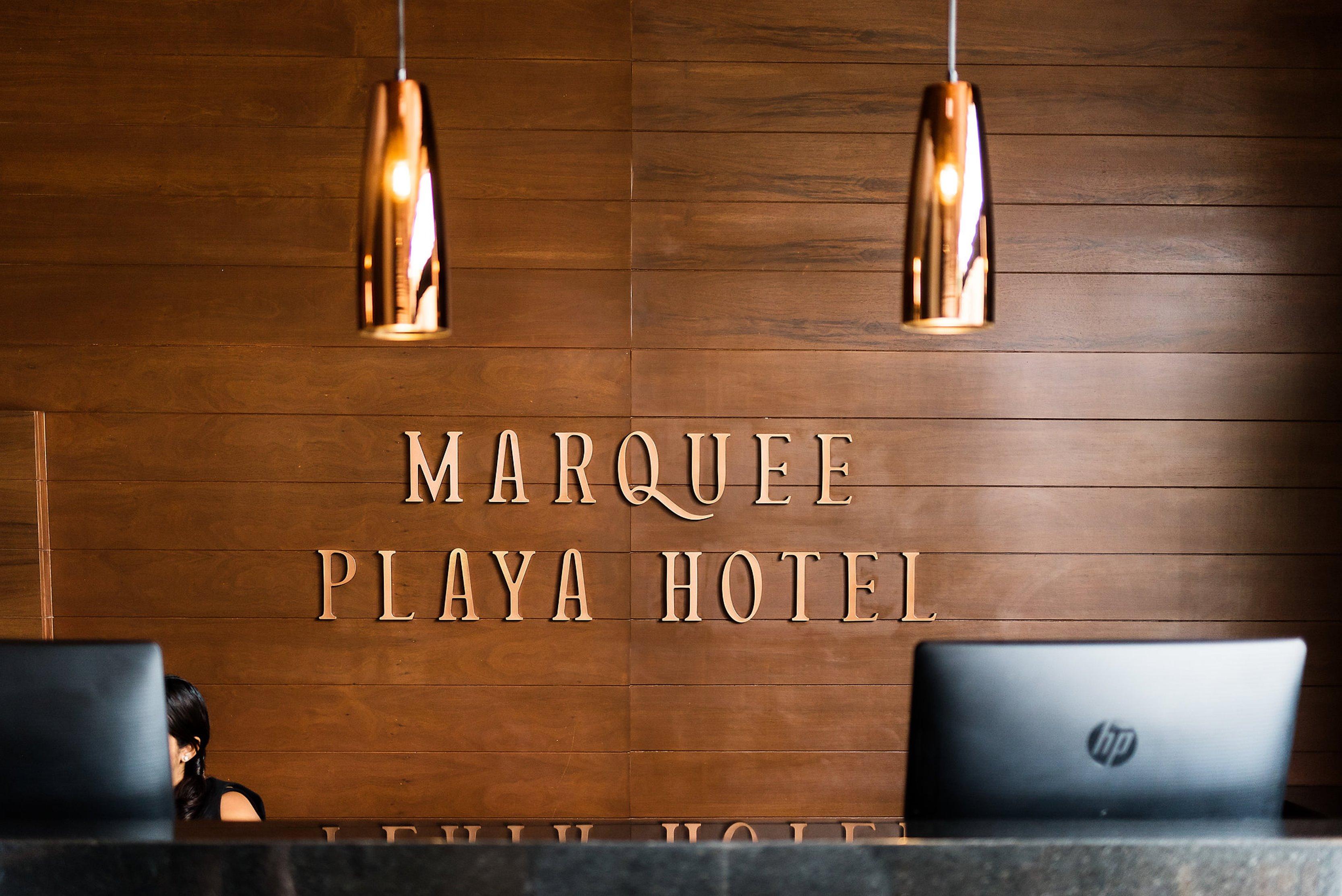 Kayak Luna Hotel 4*
