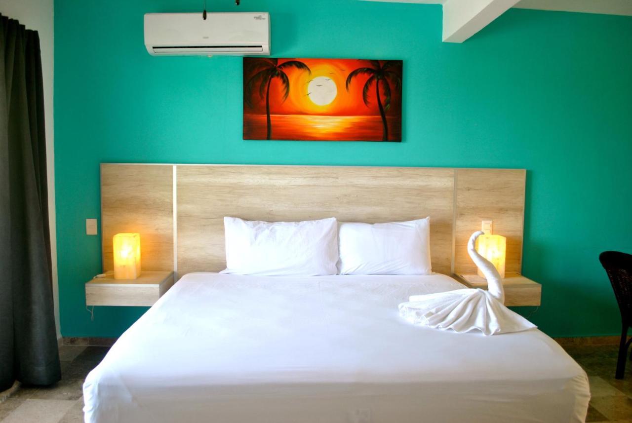 Punta Esmeralda Hotel 3*