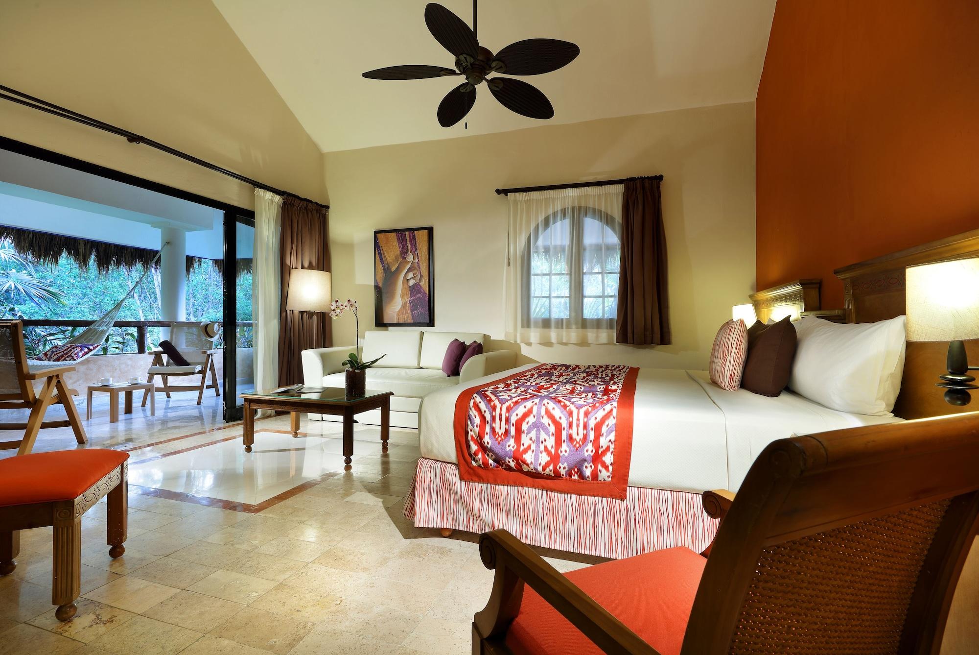 Grand Palladium Colonial & Resort 5*