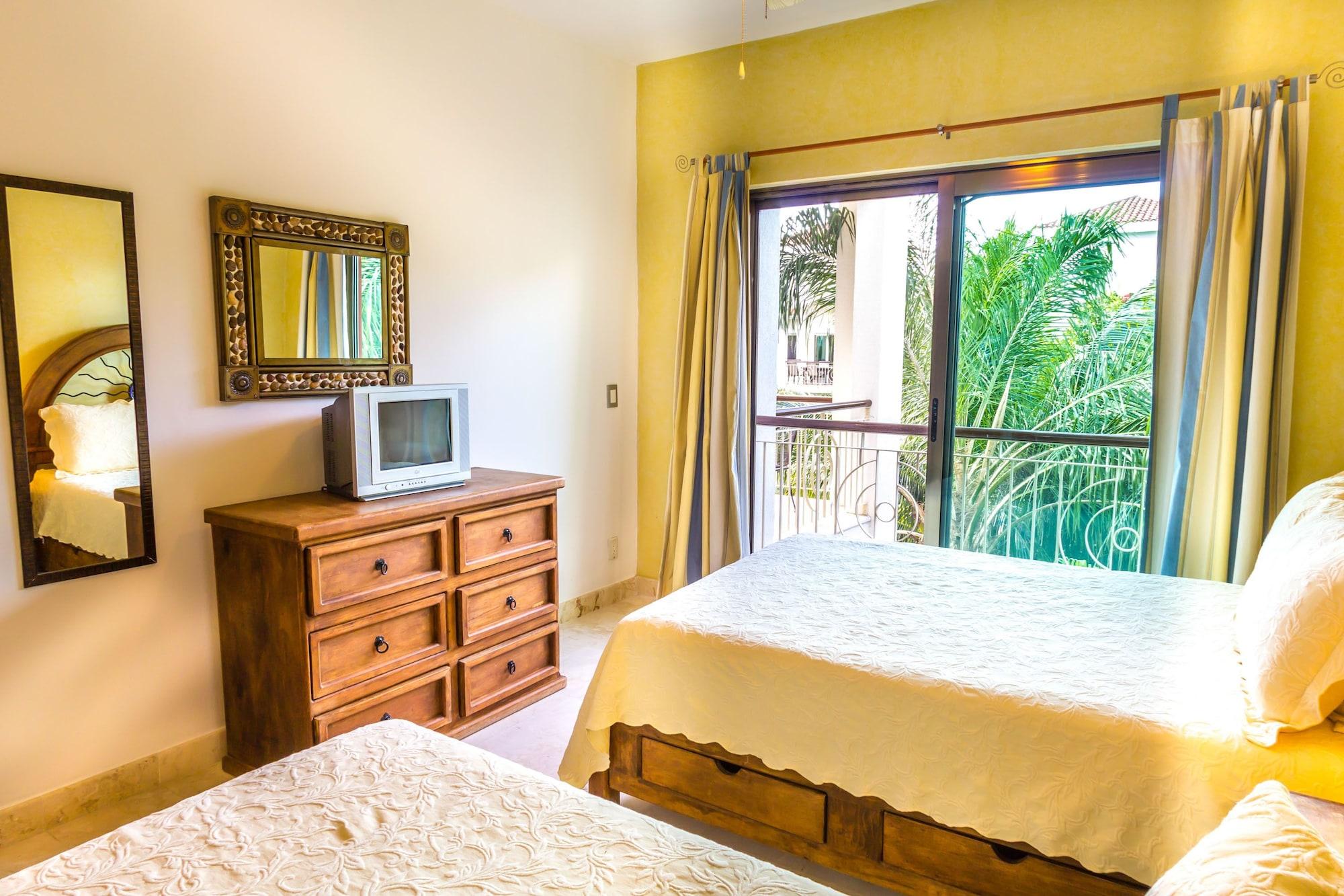 Encanto Paseo Del Sol Apartment