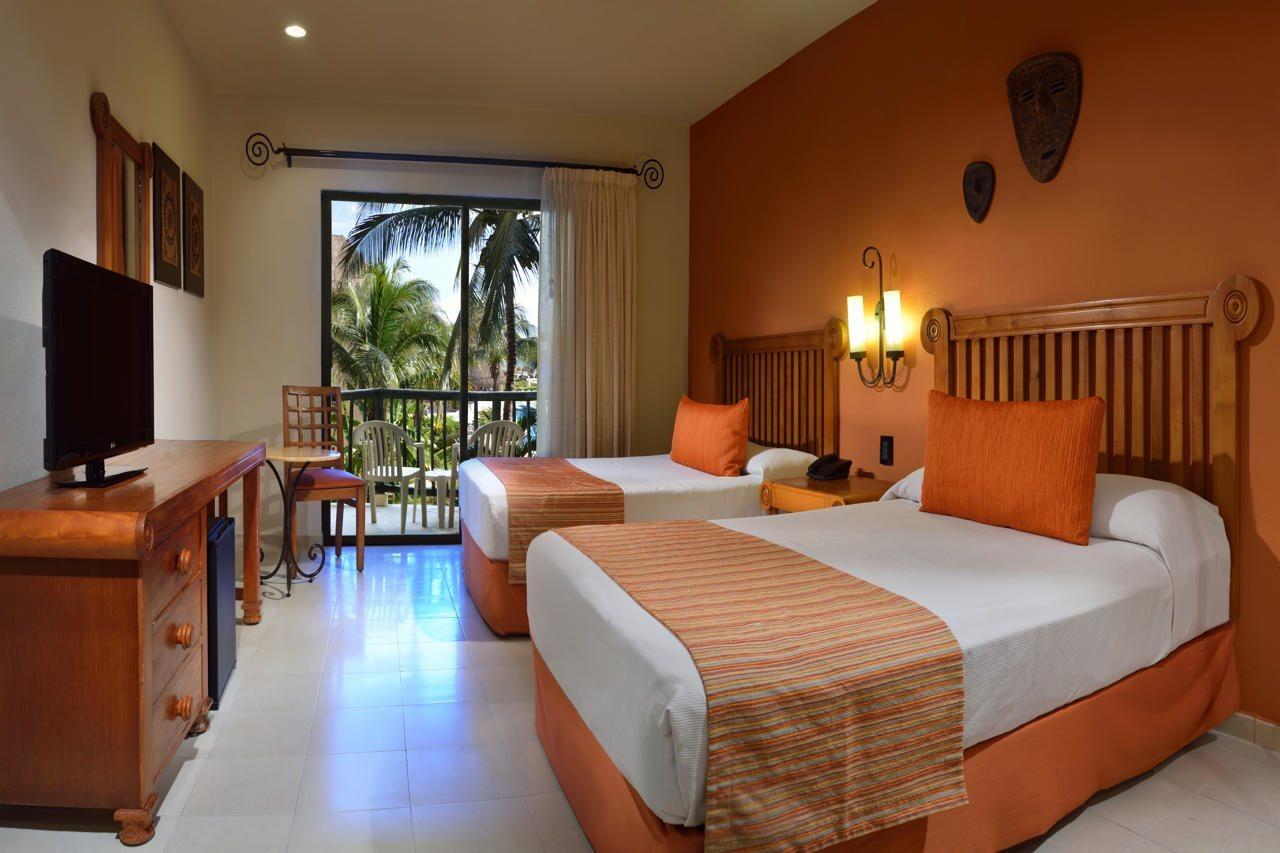 Catalonia Yucatan & Hotel Puerto Aventuras