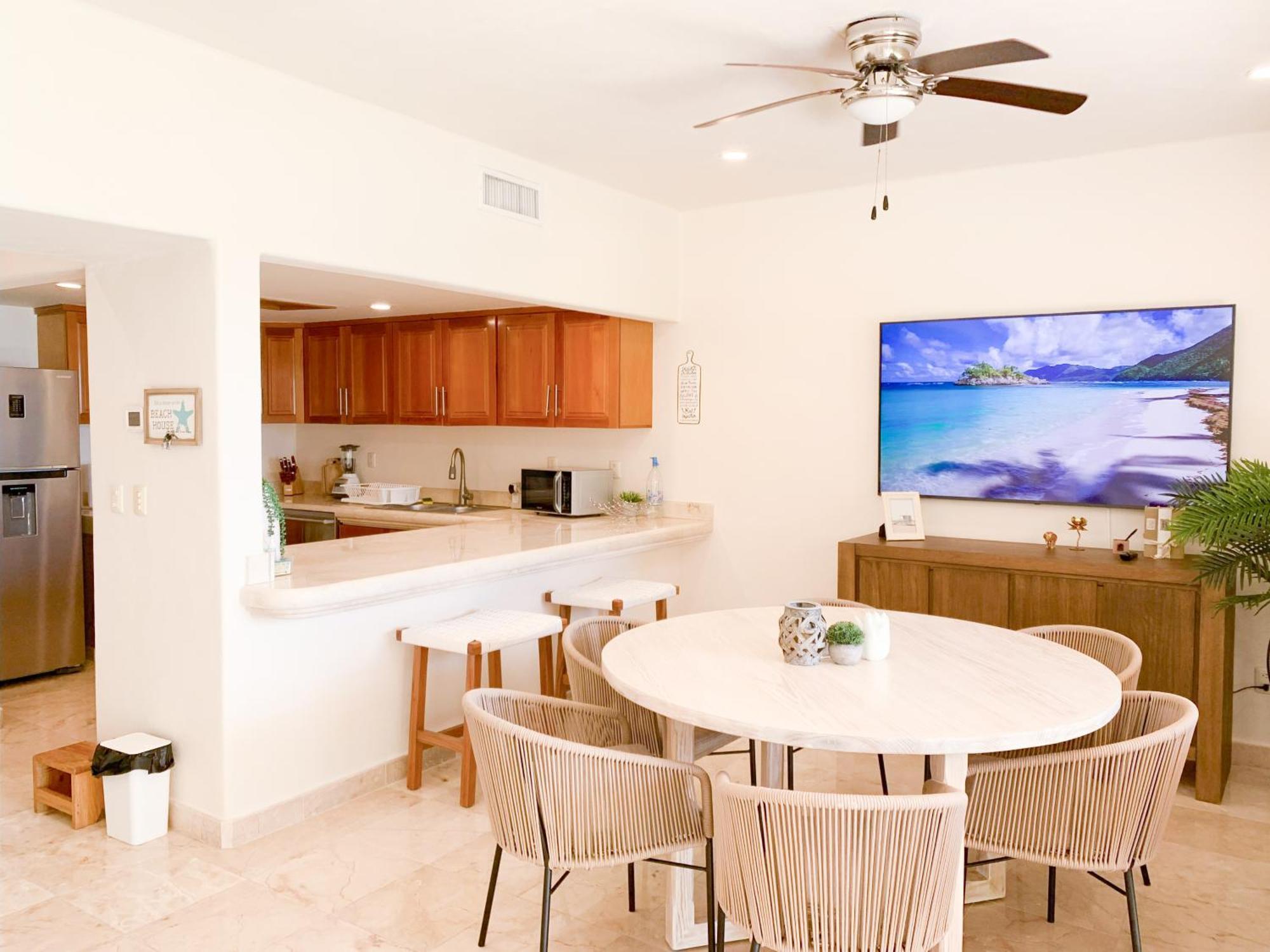 Beachfront Breathtaking Views Apartment *