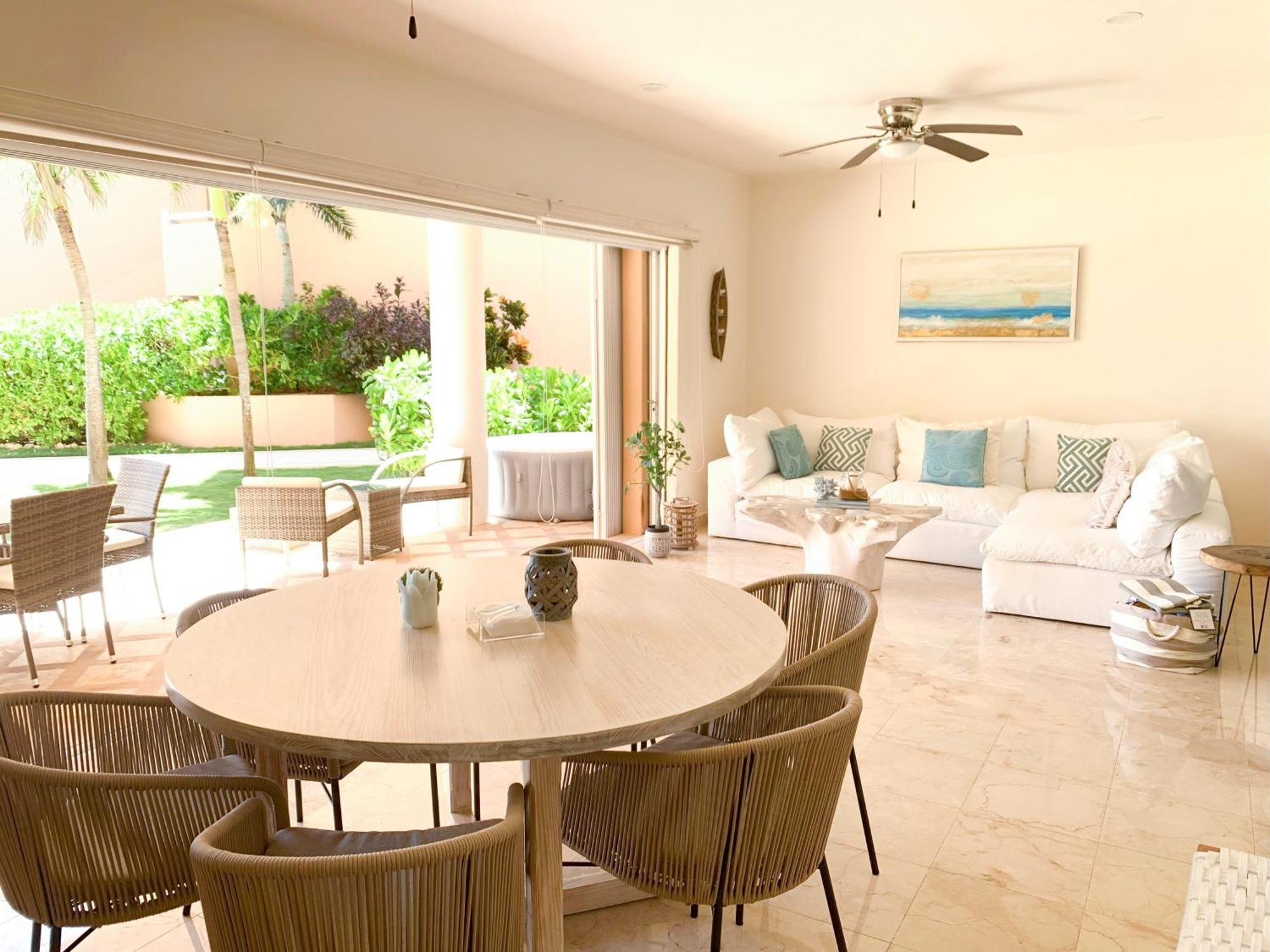 Apartment Beachfront Breathtaking Views