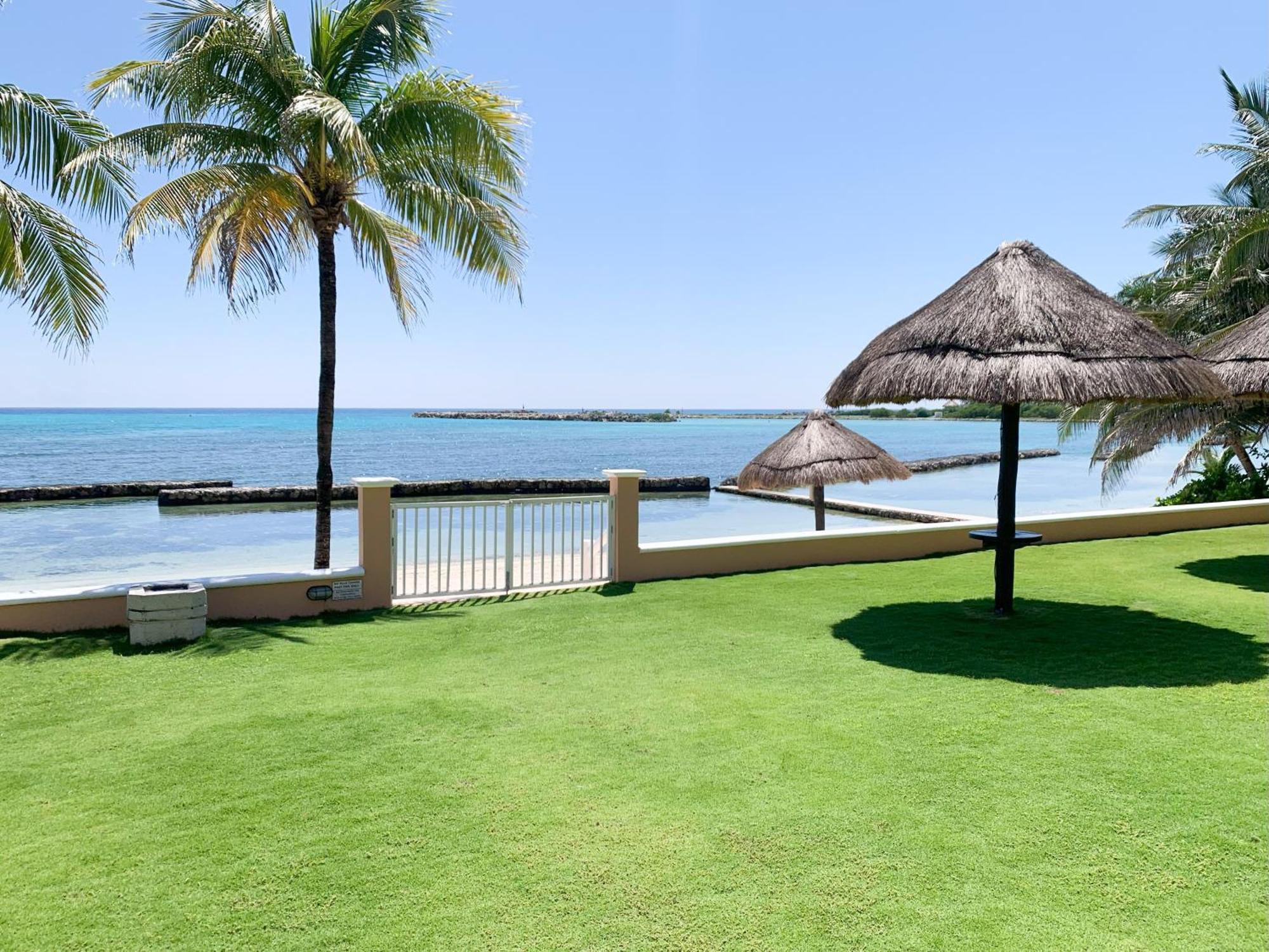 Beachfront Breathtaking Views Apartment Puerto Aventuras