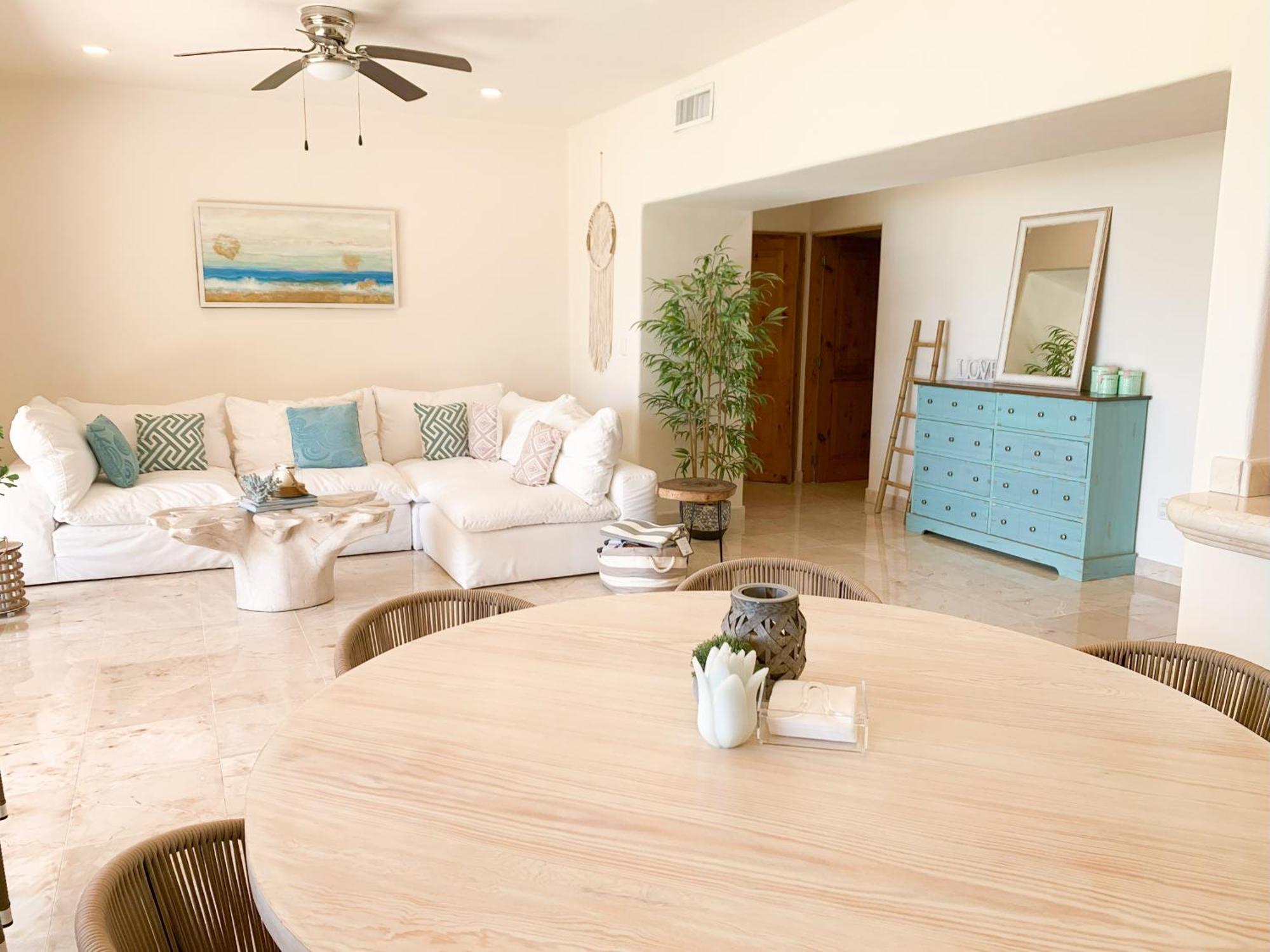 Beachfront Breathtaking Views *