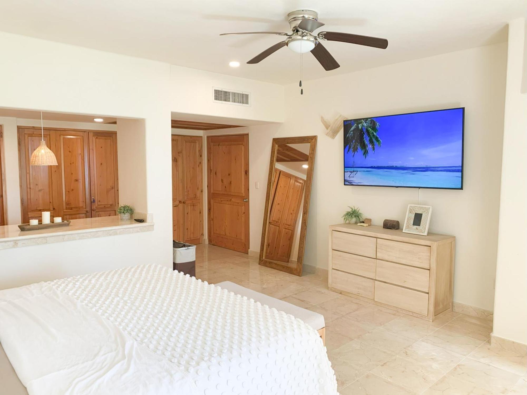 Beachfront Breathtaking Views *