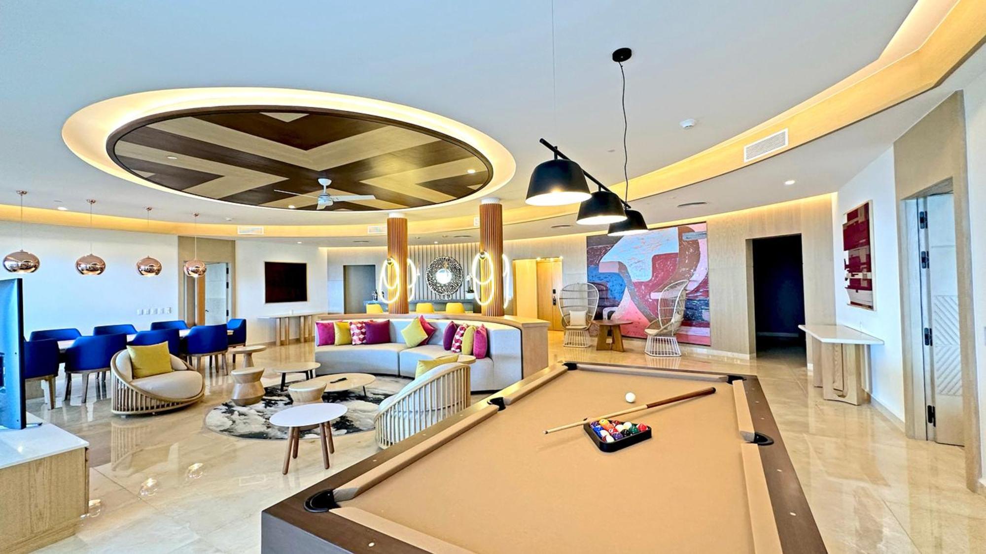 Hotel Royalton Splash Riviera Cancun, An Autograph Collection