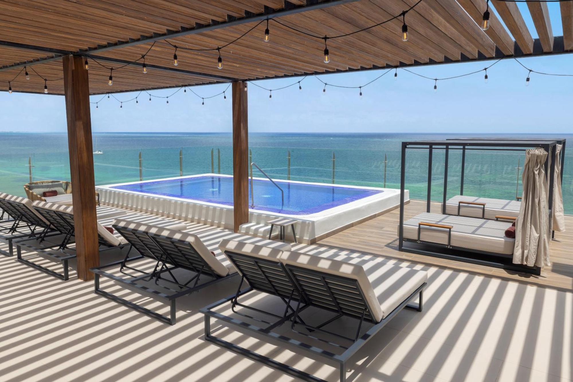 Hotel Royalton Splash Riviera Cancun, An Autograph Collection