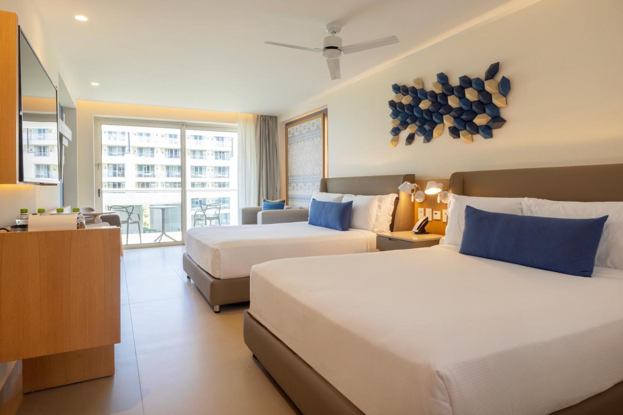 Hotel Royalton Splash Riviera Cancun, An Autograph Collection 5*