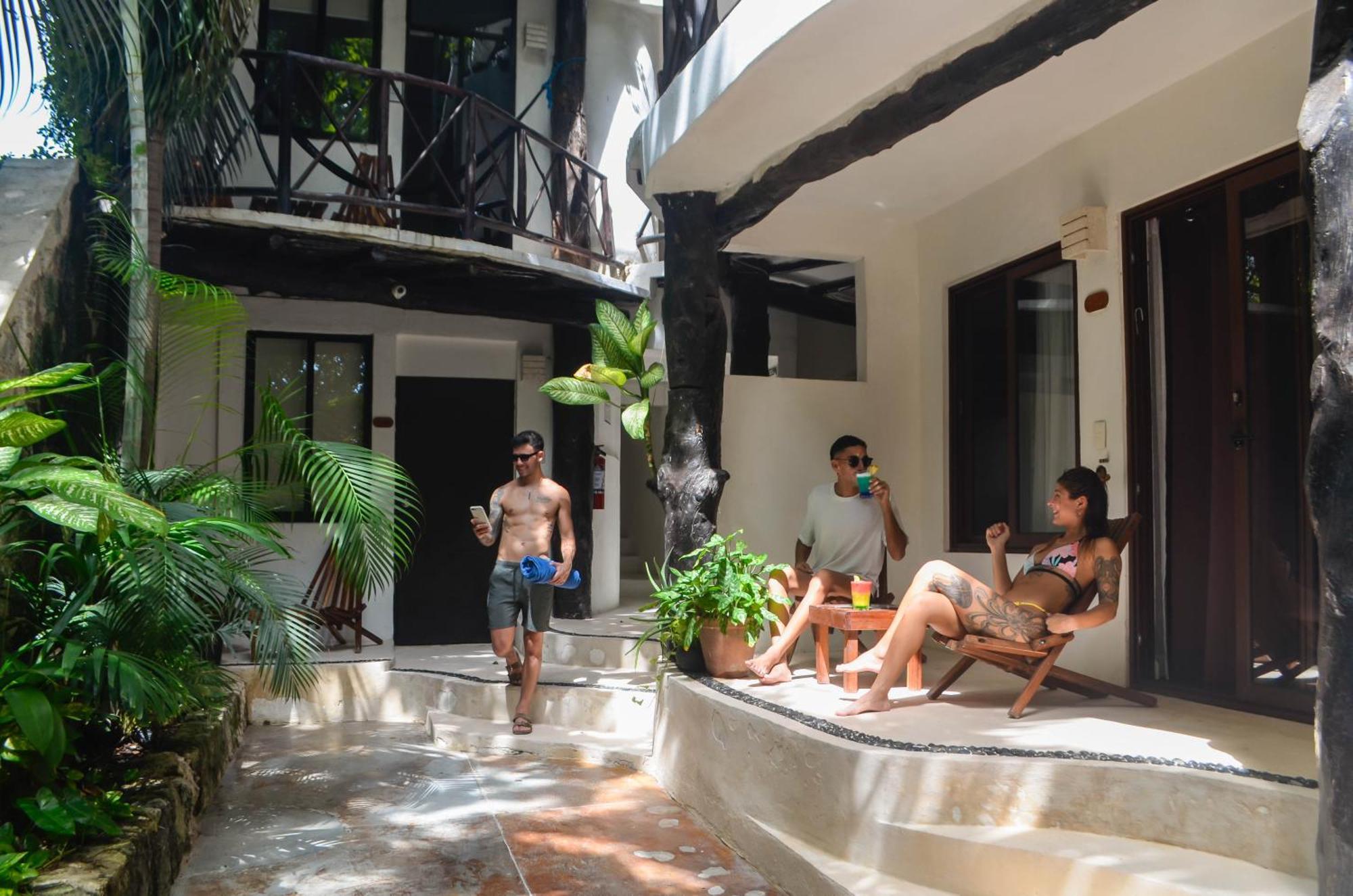 Siesta Fiesta - 5th Avenue Hotel Playa del Carmen