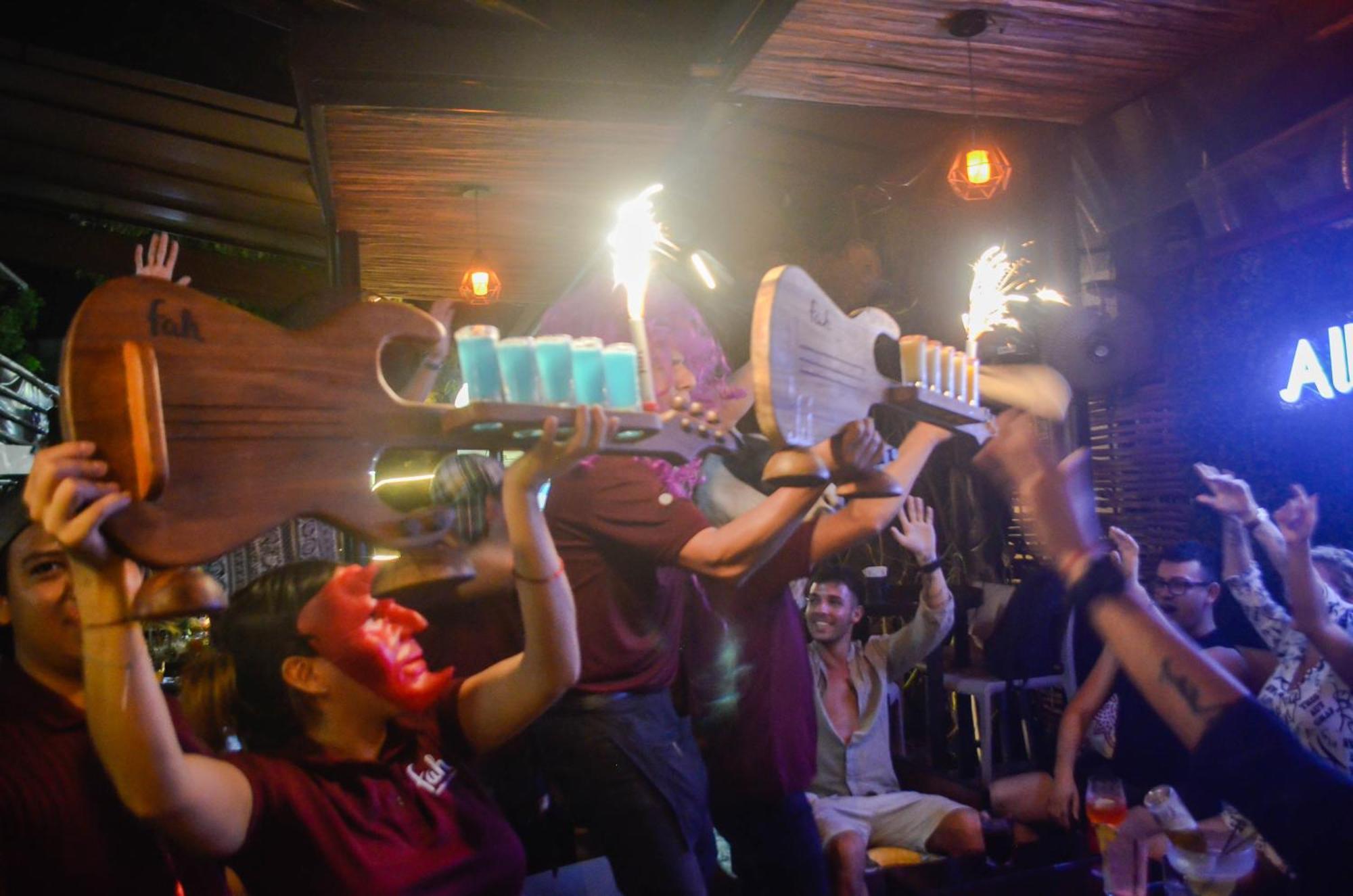 Siesta Fiesta - 5th Avenue Hotel
