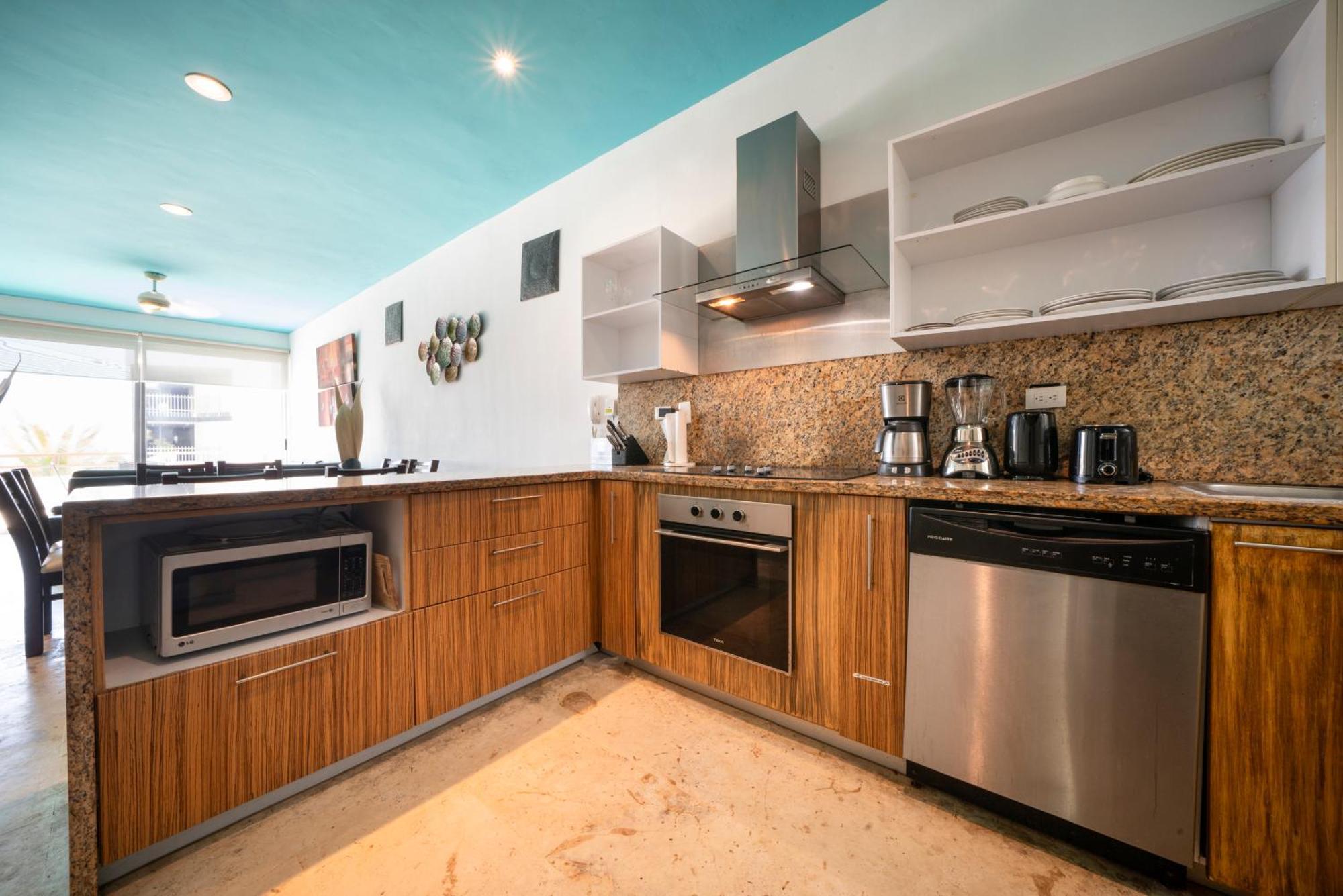 Beachfront Penthouse With 3 Bedrooms & Ocean View - Nubes Сasa de vacaciones *