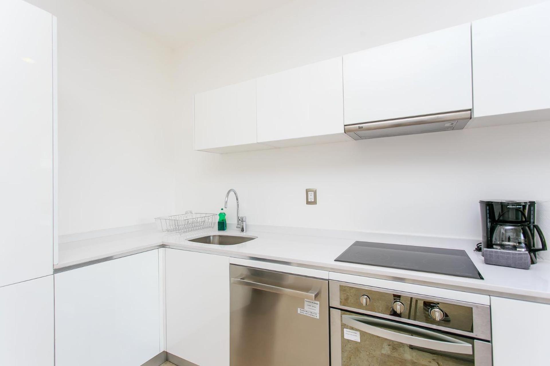 Menesse-2Bedrooms-Perfectspot Steps To The Ocean Apartment *