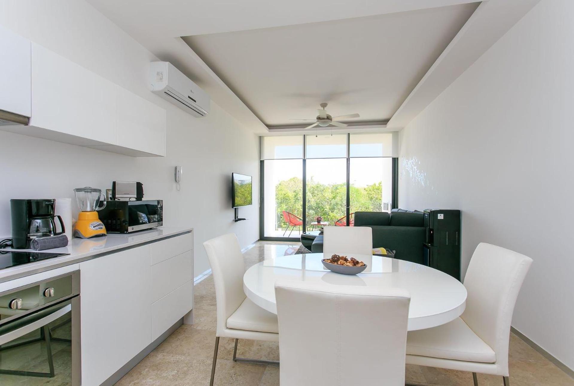Menesse-2Bedrooms-Perfectspot Steps To The Ocean Playa del Carmen