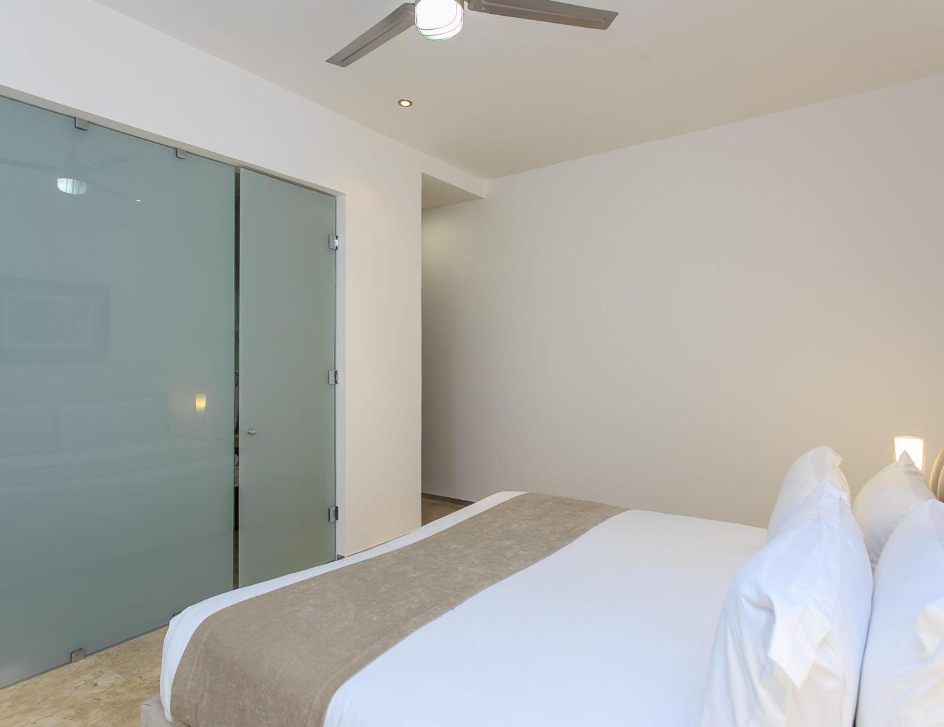 Menesse-2Bedrooms-Perfectspot Steps To The Ocean *