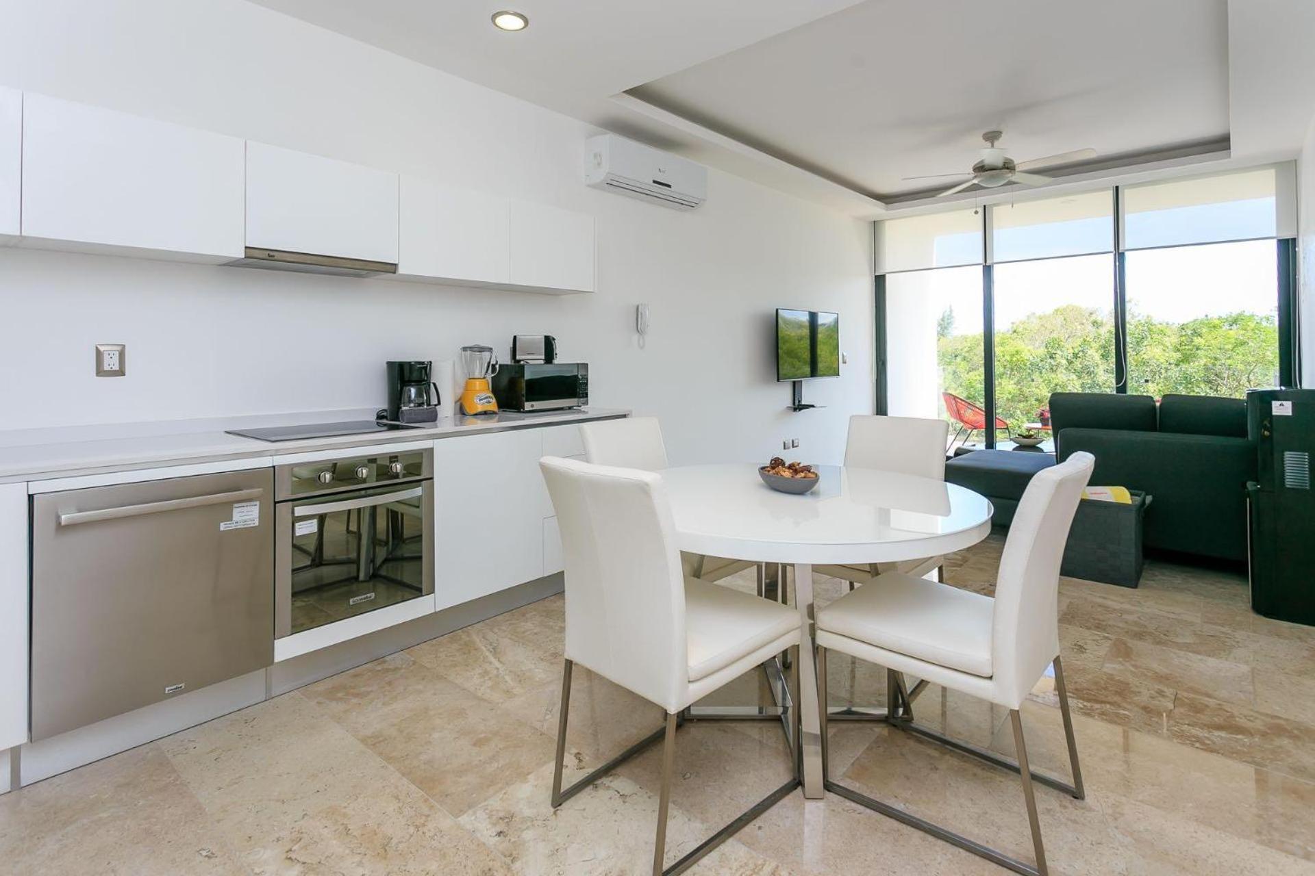 Apartment Menesse-2Bedrooms-Perfectspot Steps To The Ocean