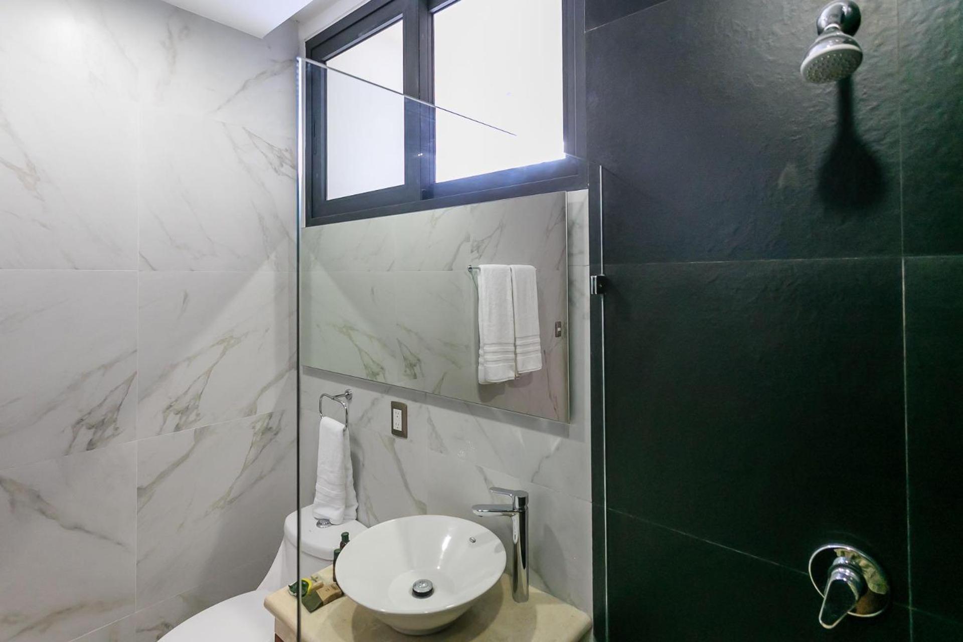 Menesse-2Bedrooms-Perfectspot Steps To The Ocean Apartment