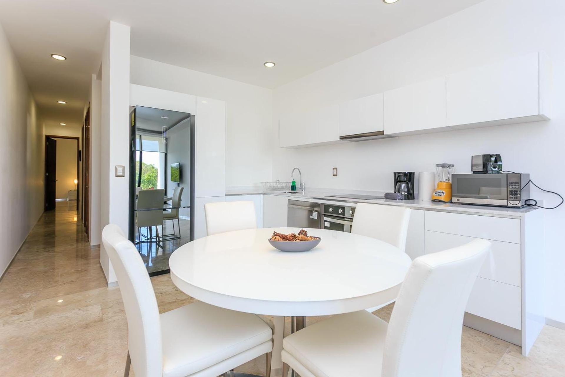 Apartment Menesse-2Bedrooms-Perfectspot Steps To The Ocean *