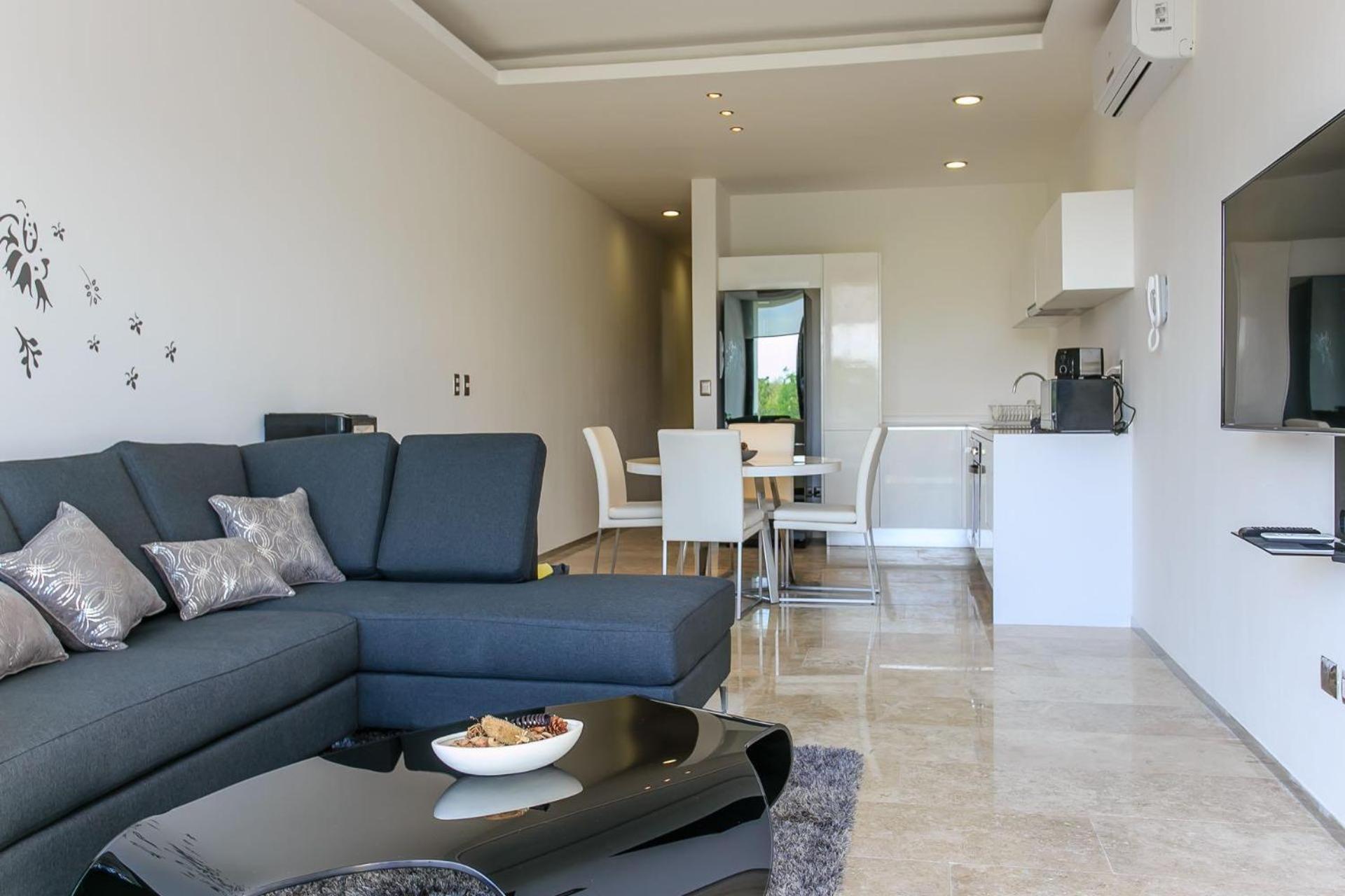 Menesse-2Bedrooms-Perfectspot Steps To The Ocean *