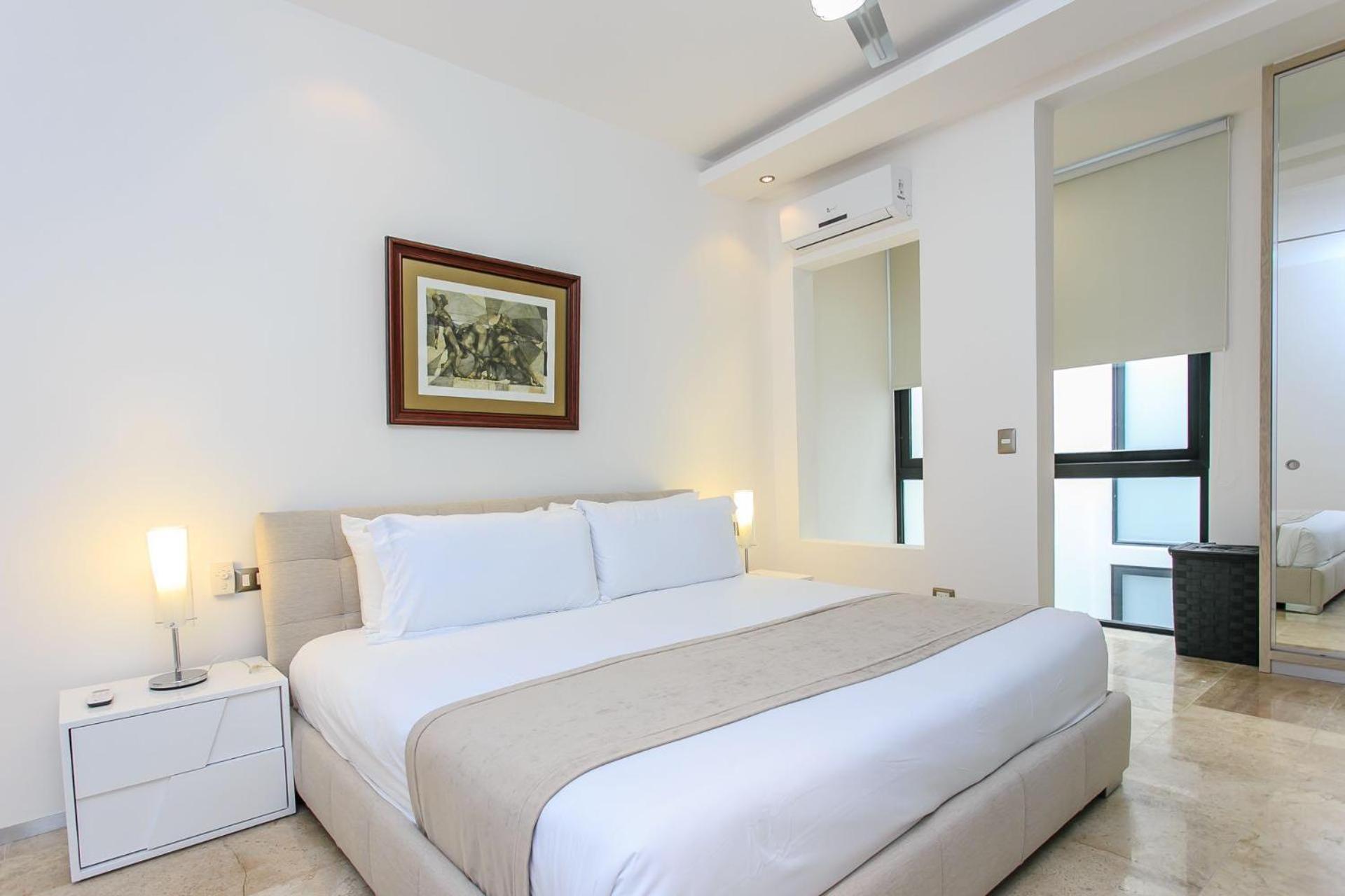 Menesse-2Bedrooms-Perfectspot Steps To The Ocean Apartment *
