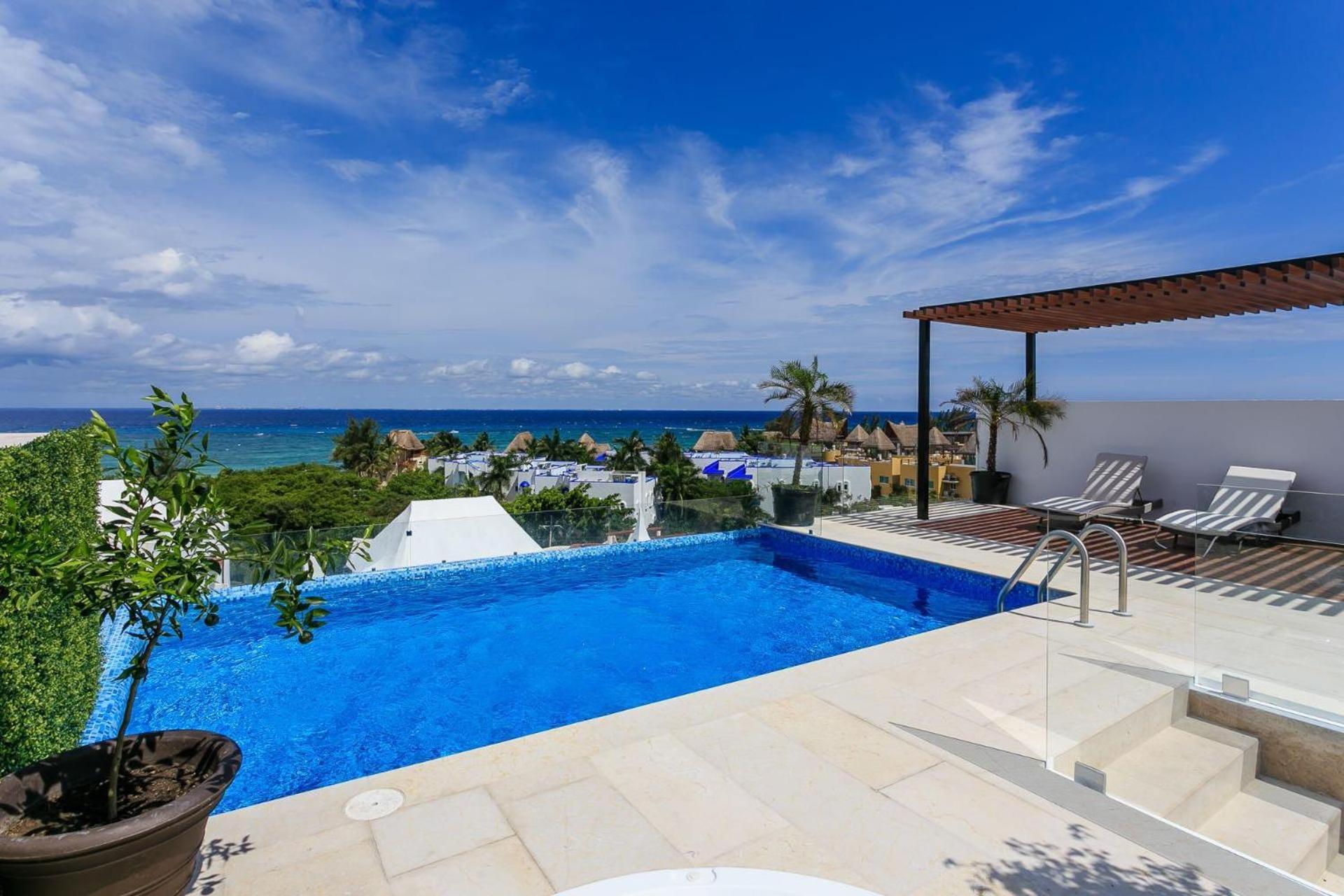 Menesse-2Bedrooms-Perfectspot Steps To The Ocean