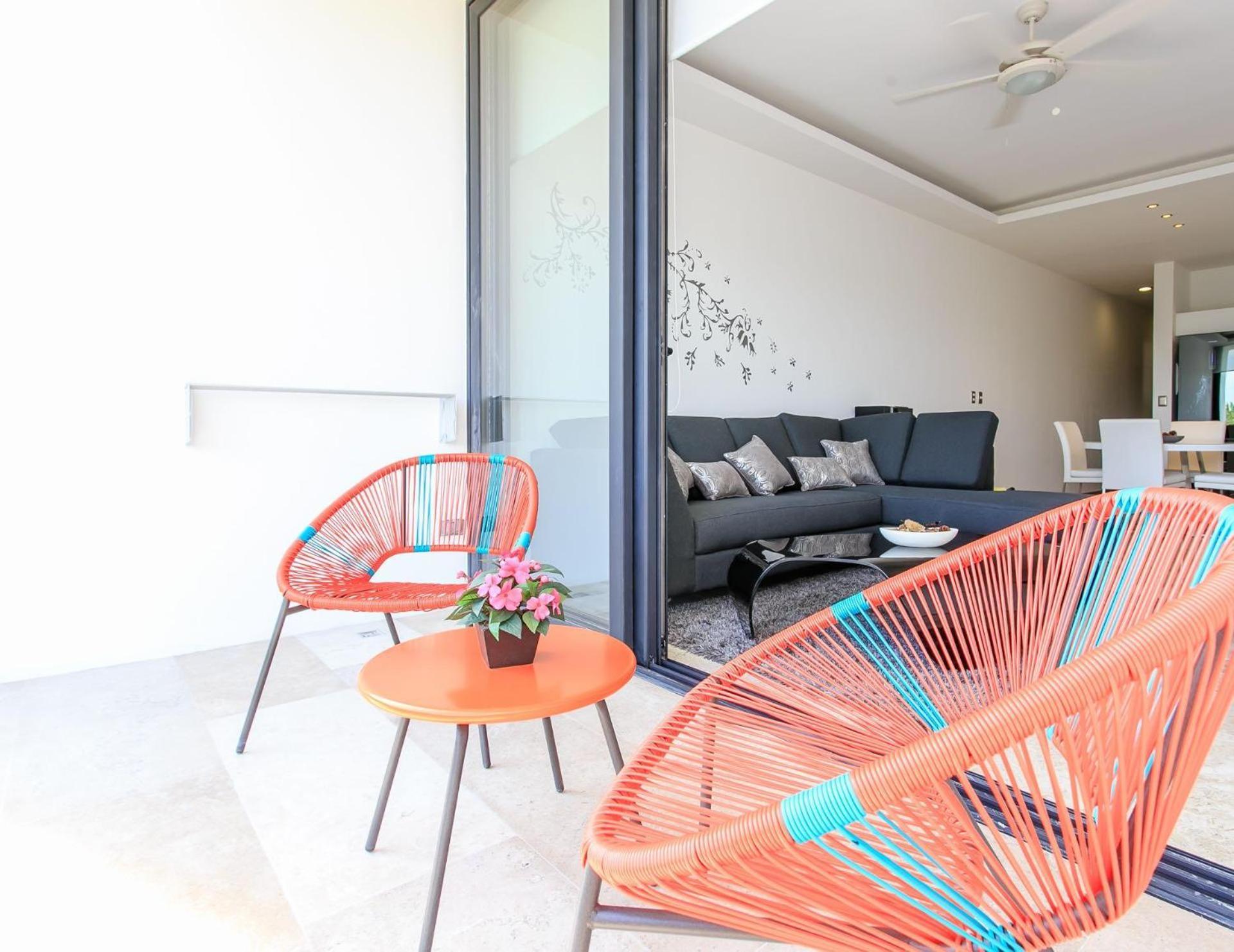 Apartment Menesse-2Bedrooms-Perfectspot Steps To The Ocean