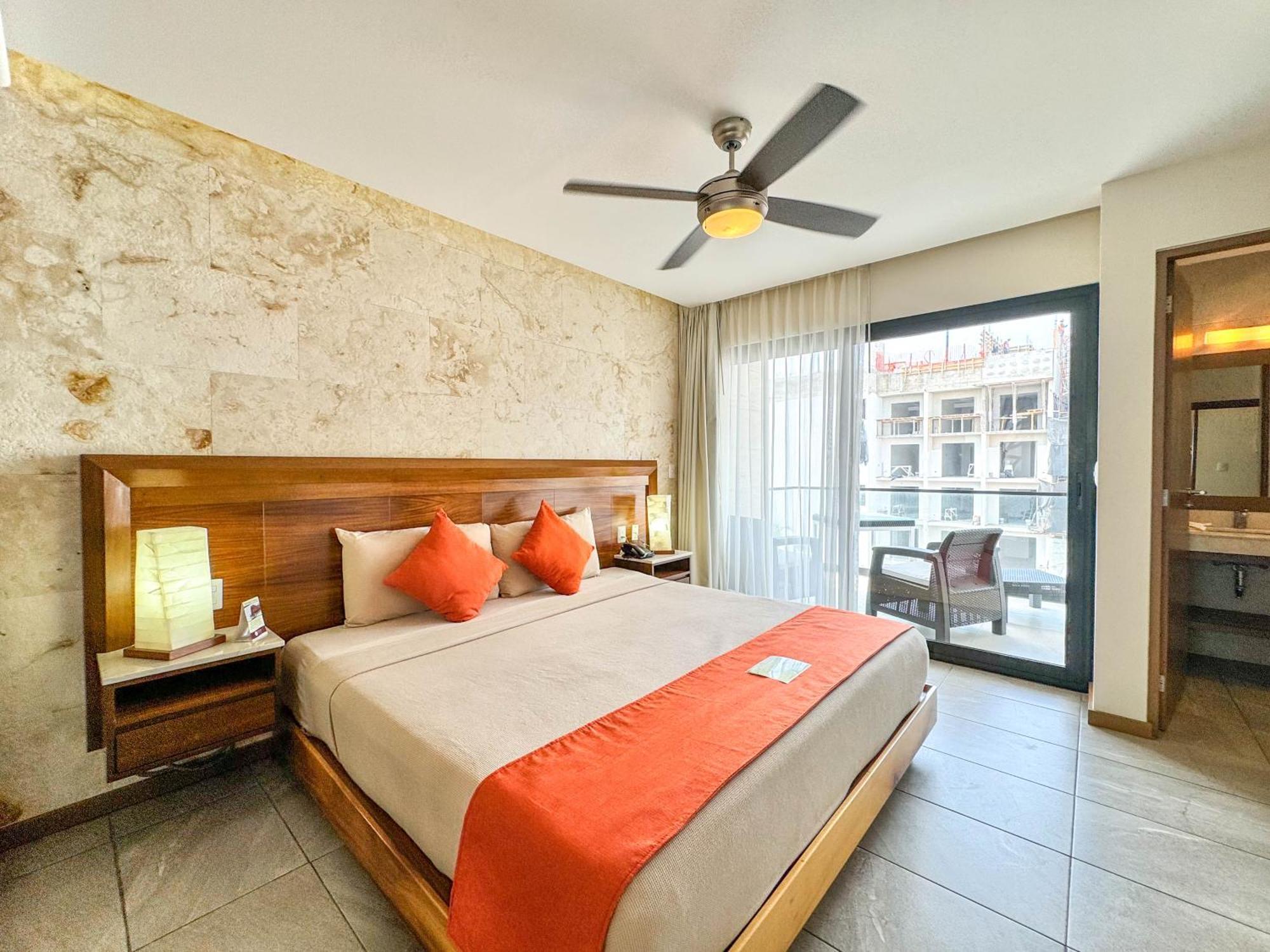 Grand Fifty Hotel