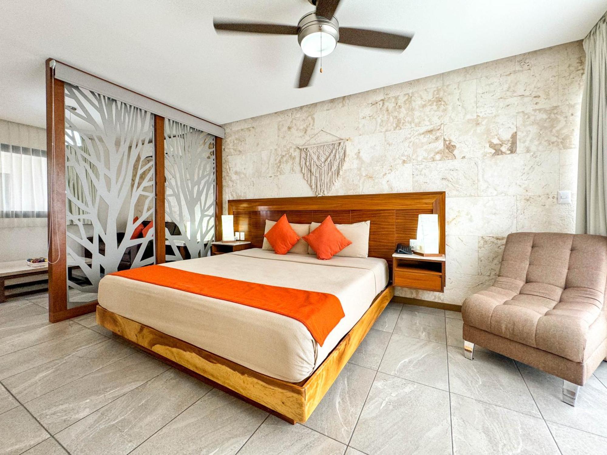 Grand Fifty Hotel 4*
