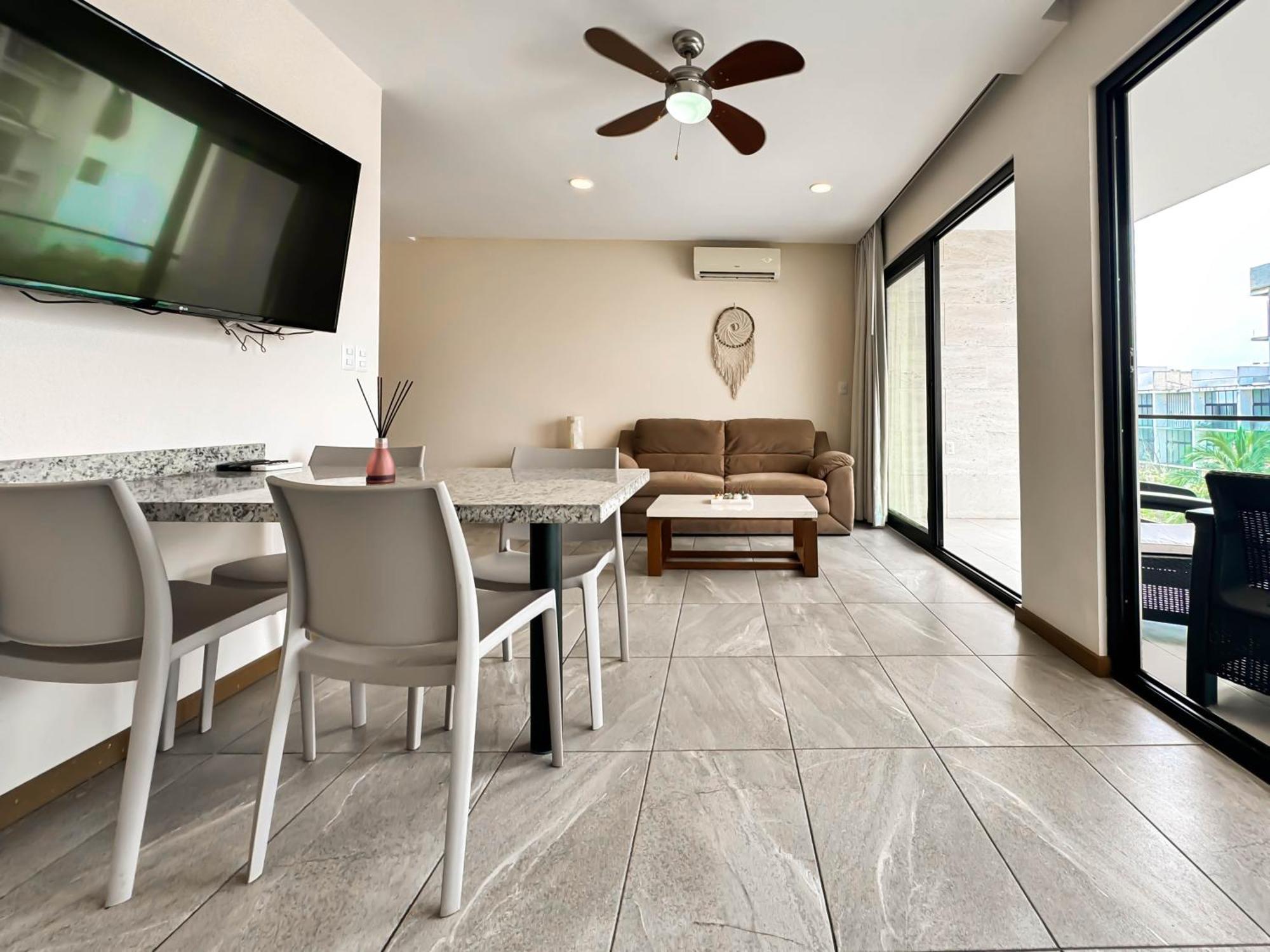 Grand Fifty Hotel