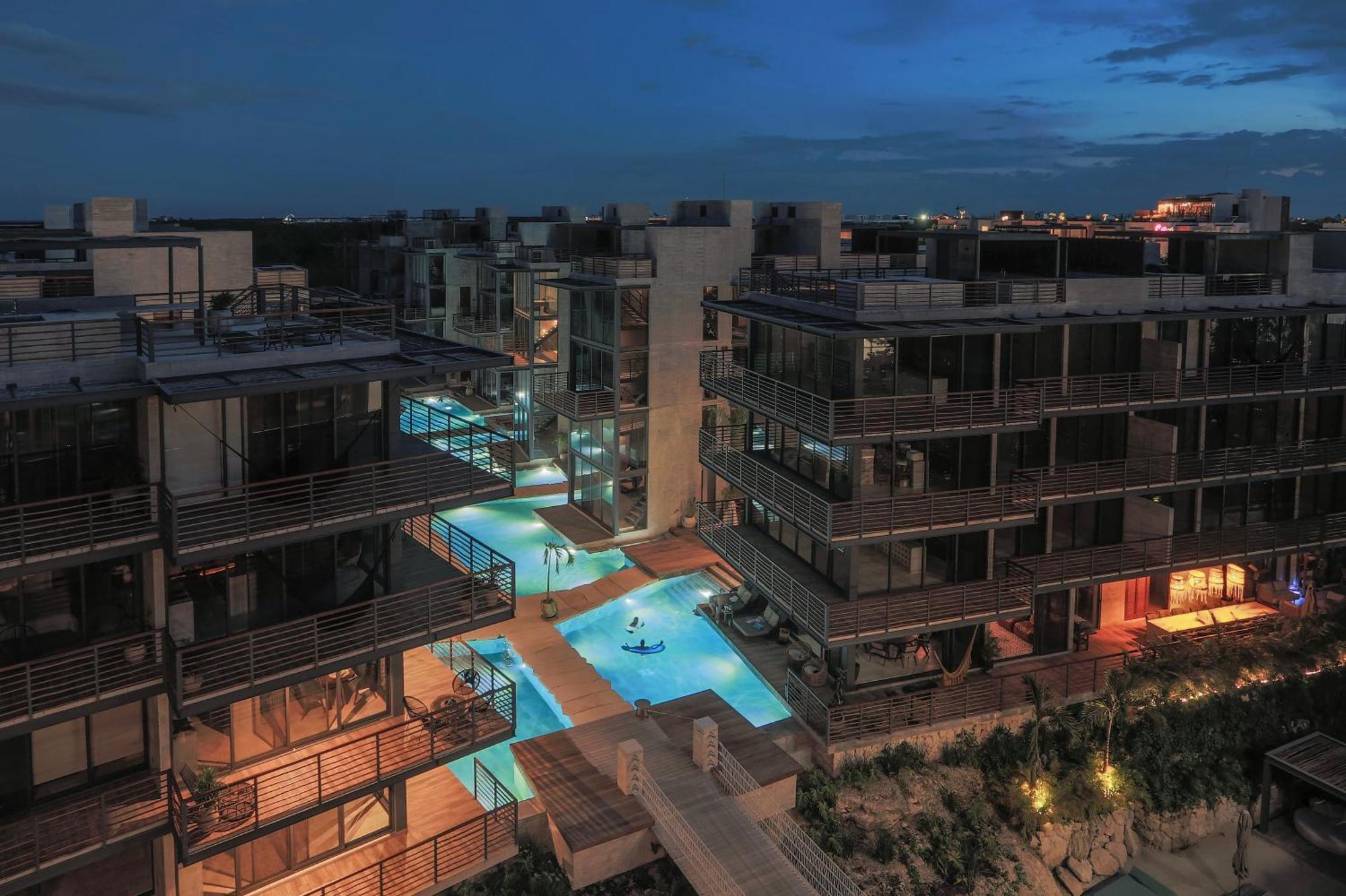 Luxury Penthouse - Jacuzzi, Gym, Pool, Sauna & Bbq Apartment
