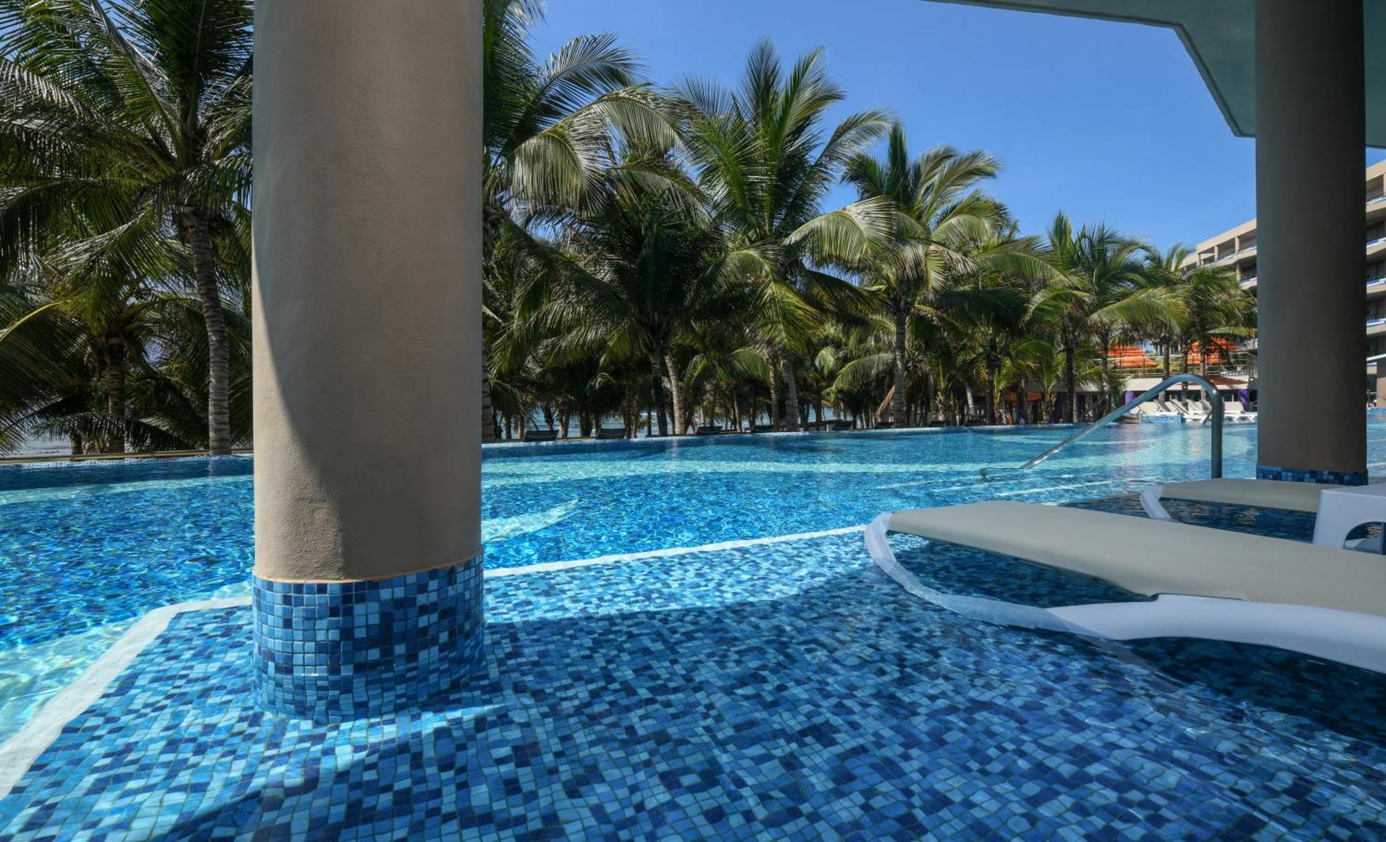 Resort El Dorado Seaside Suites, Catamaran, Ecoturistic Ranch, All & More Inclusive - Adults Only Xpu Ha