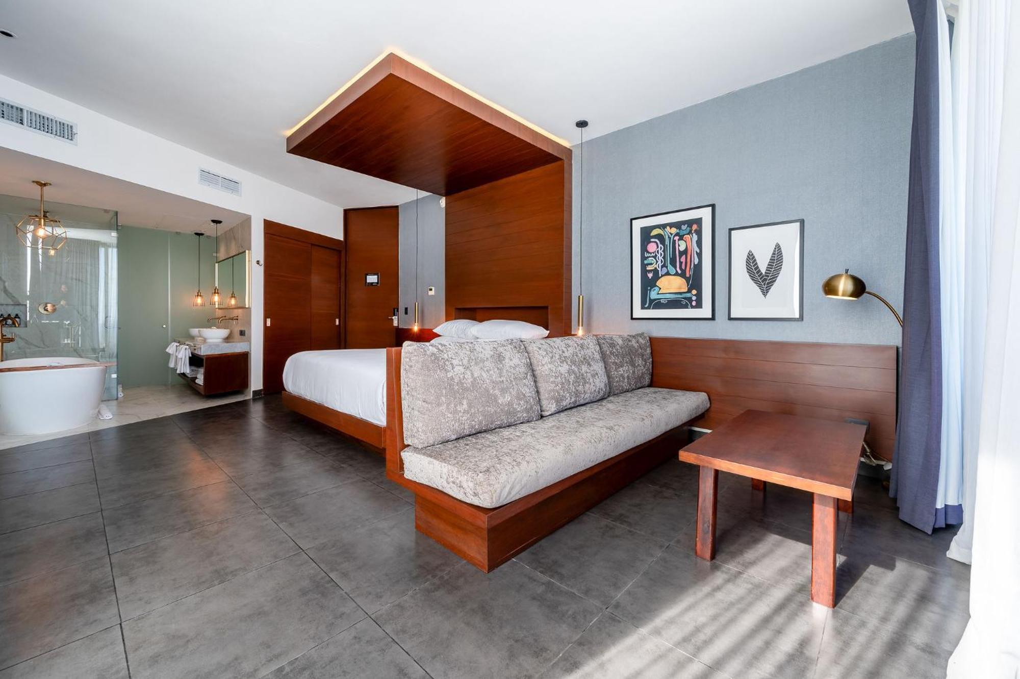 Hotel Kayak Luna