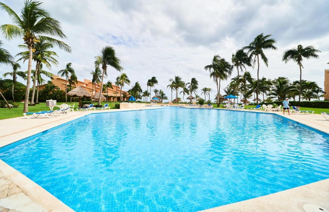 Beachfront Appt With Amazing Pool In Pto Aventuras * Puerto Aventuras