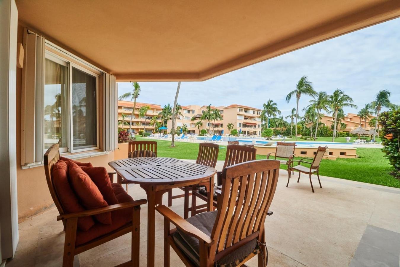 Beachfront Appt With Amazing Pool In Pto Aventuras *