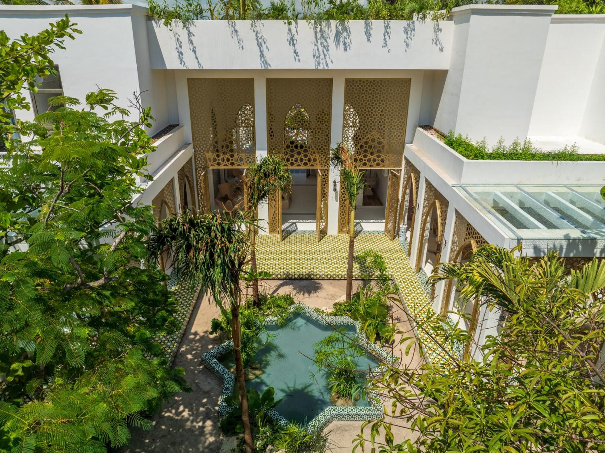 Sana Beachfront Boutique 5*